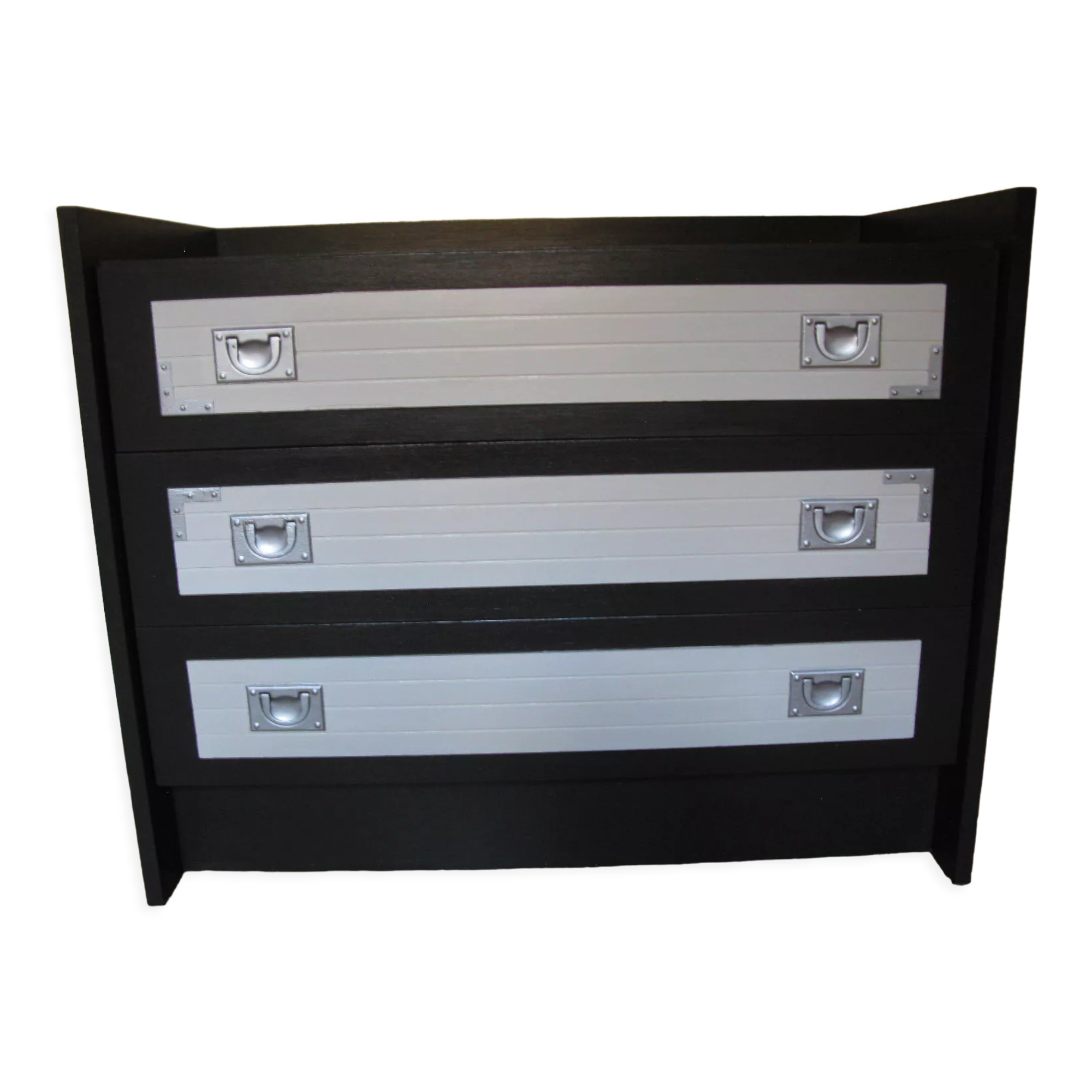 Vintage chest of drawers