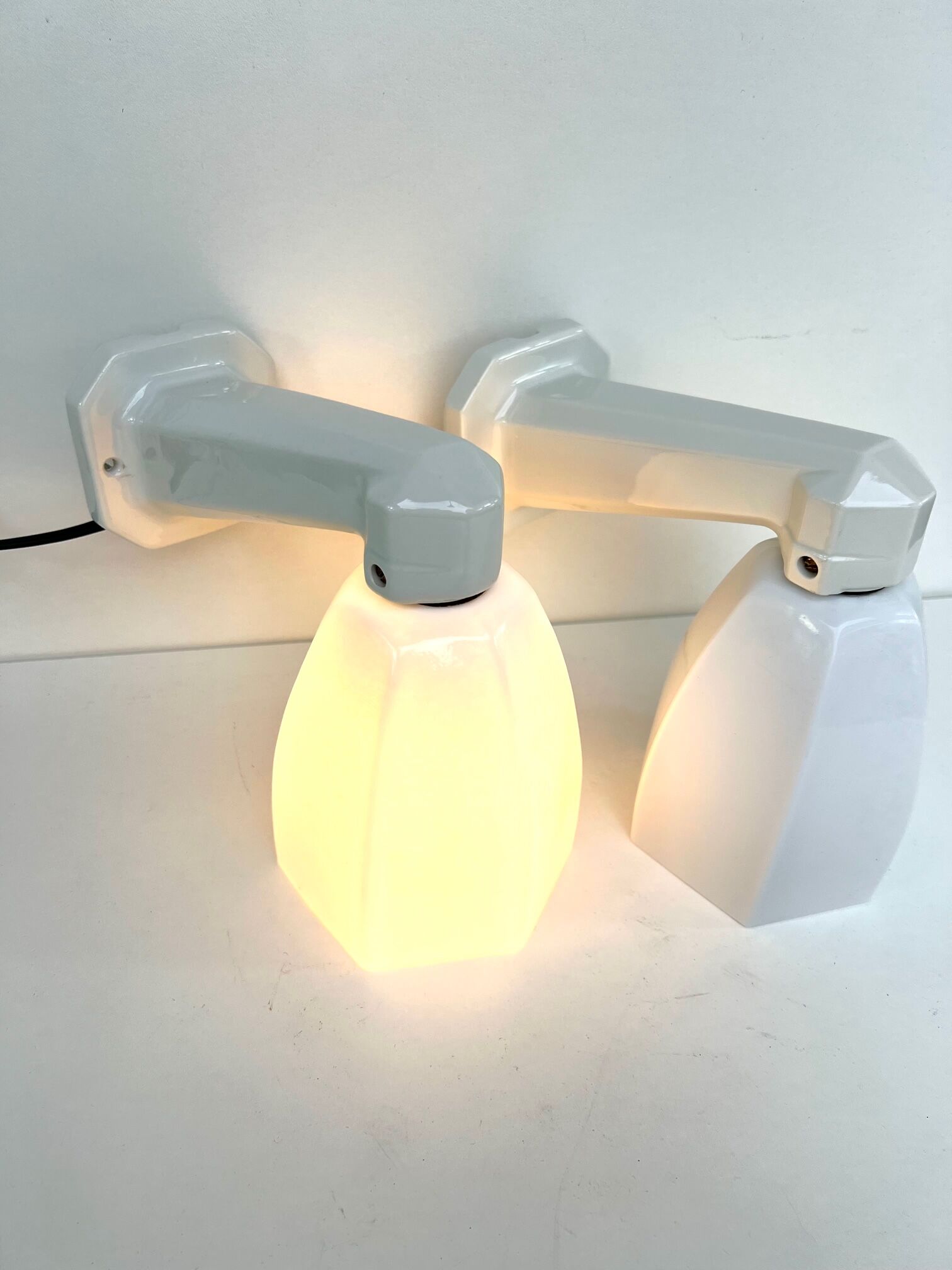 THE PAIR 2 WALL LAMPS OLD BATHROOM 1930 1940 OPALINE AND PORCELAIN LEGRAND