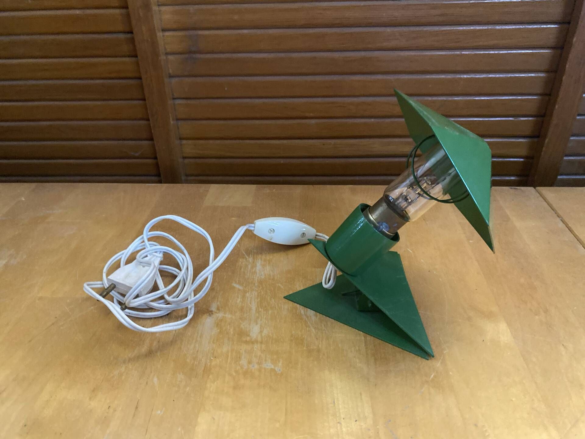 Lampe pince en métal vert, années 50