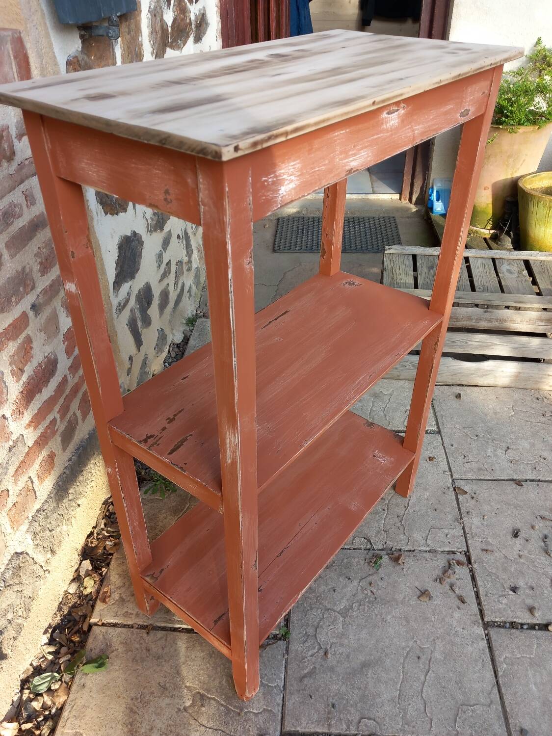 Old furniture/shelf on legs