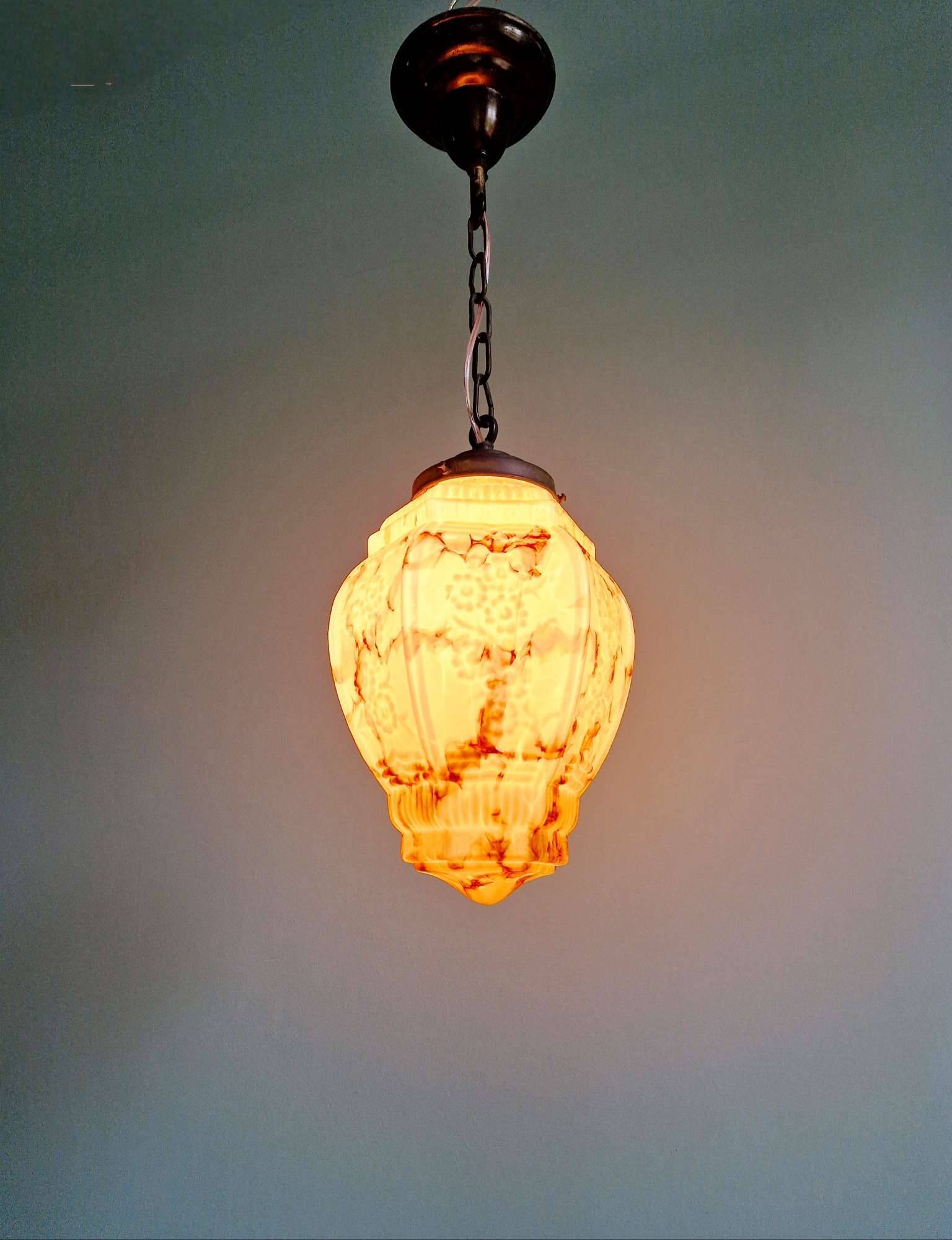Art Deco suspension in marbled opaline, 1920s-30s
