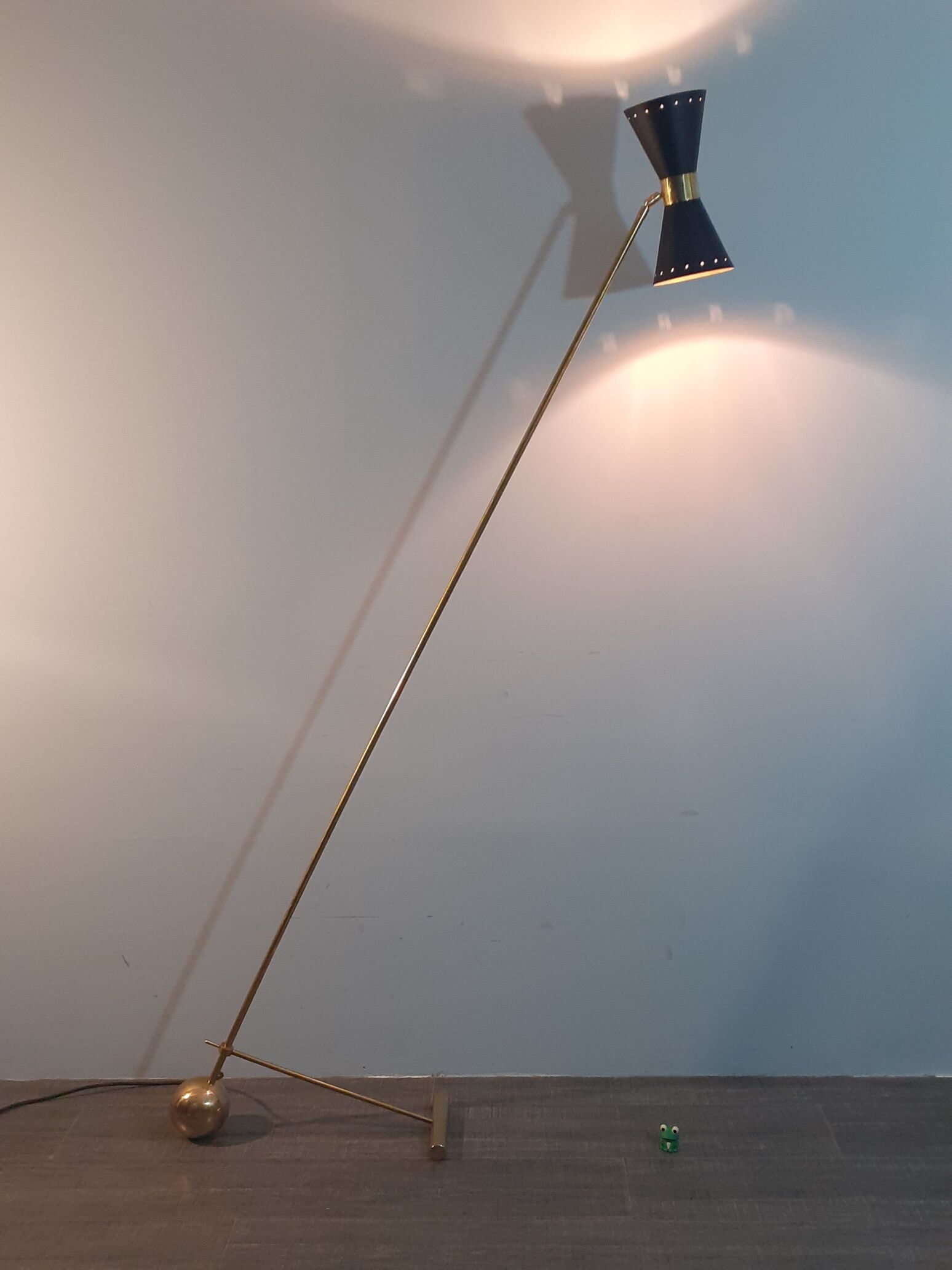 Italian Lamppost in Ball, Brass Spot diabolo double focus, Style 1950s