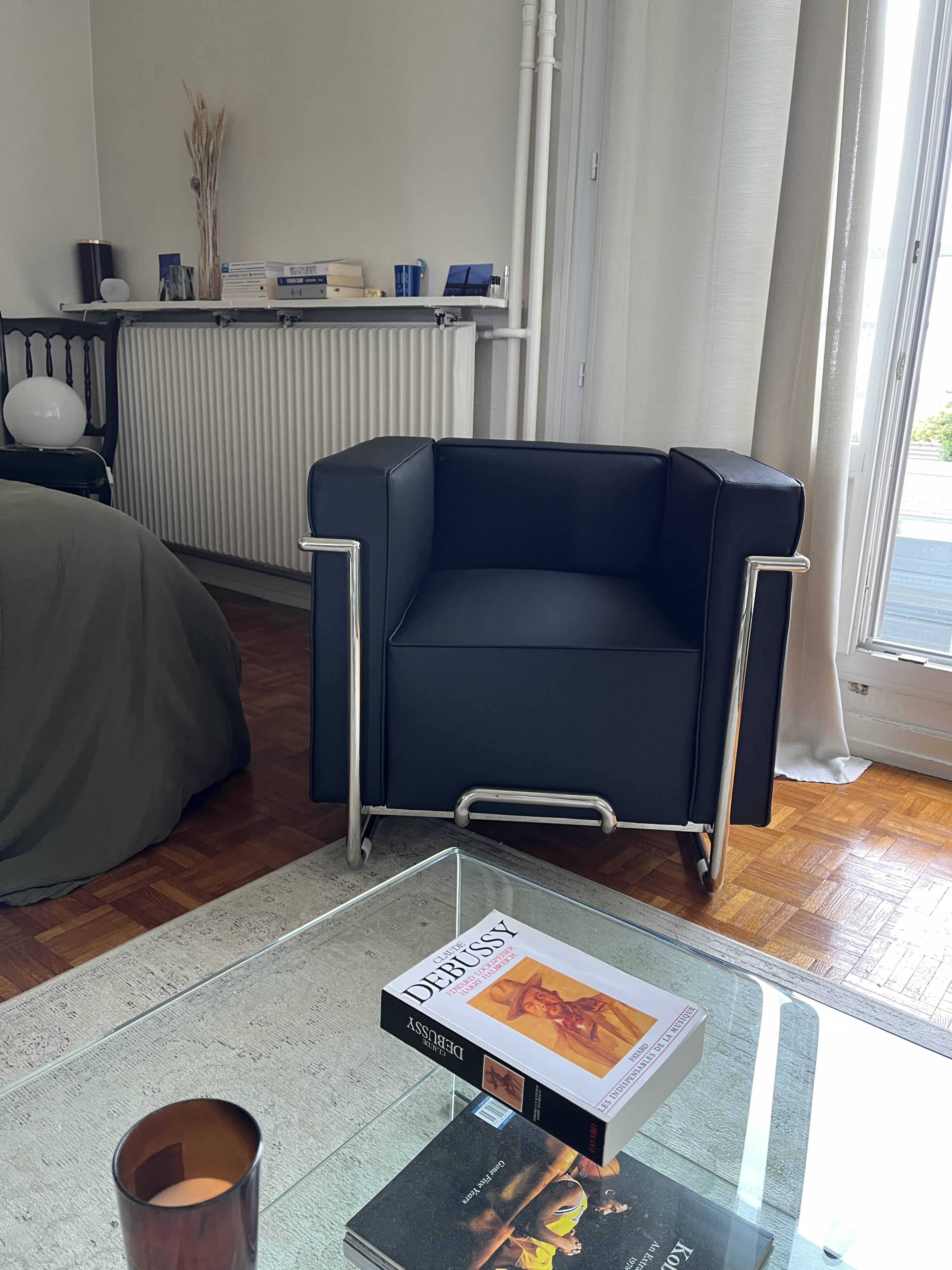 Vintage armchair inspired by Cassina Corbusier - The Masie