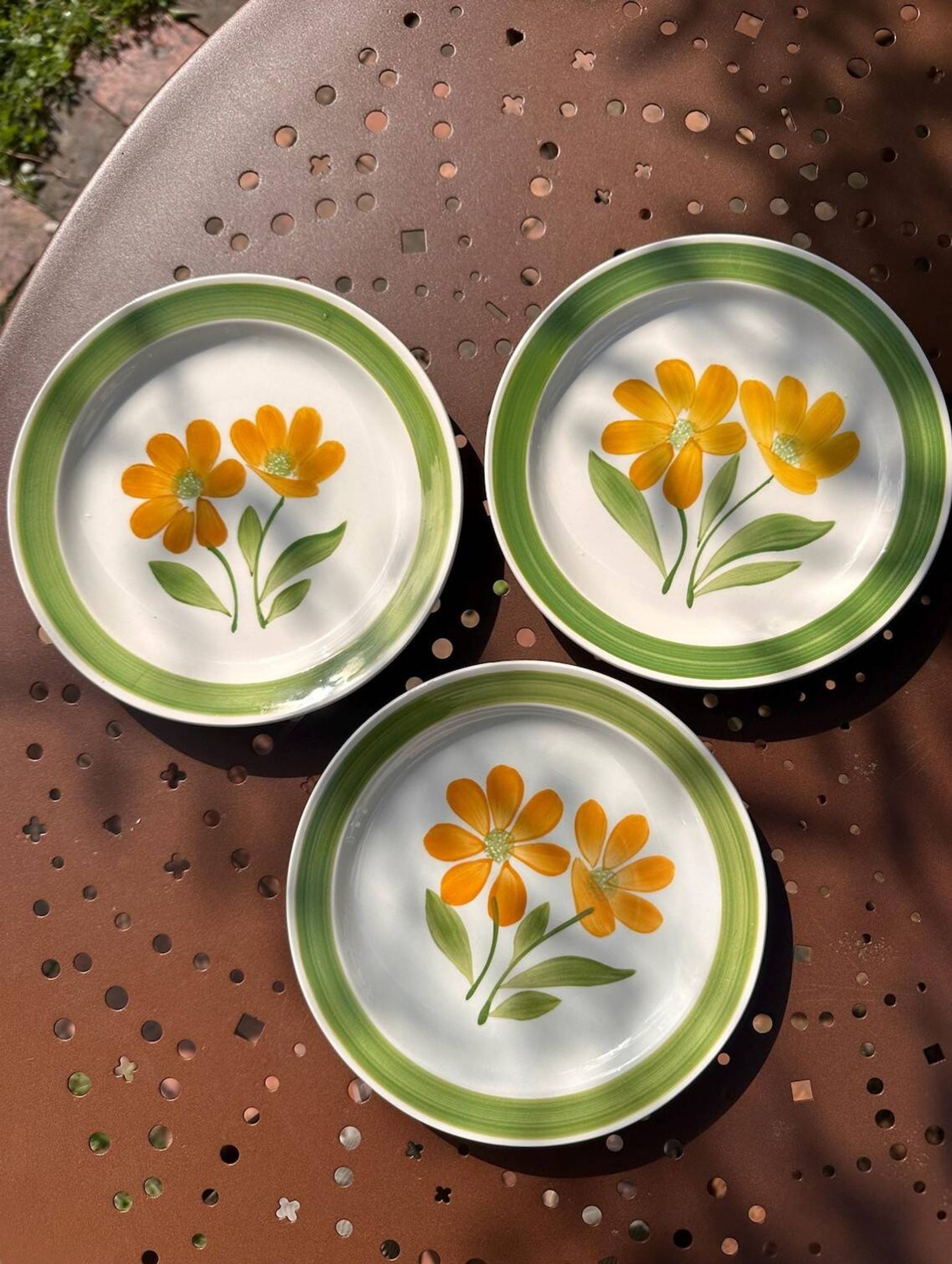 Lot 3 assiettes vintage "décor avallon" sélectionné par kilt
