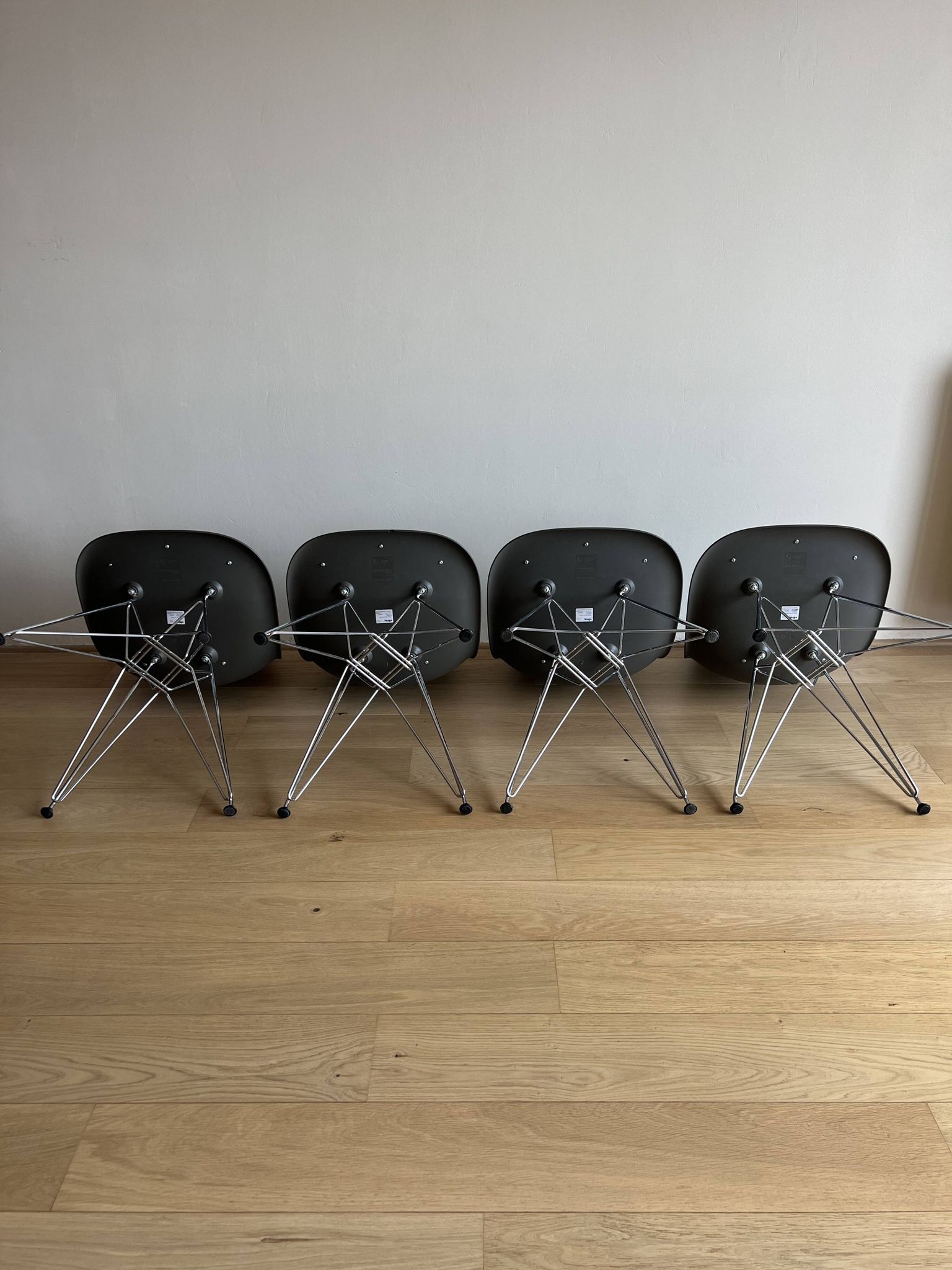 Lot of 4 original Eames DSR chairs by Vitra – with cushion