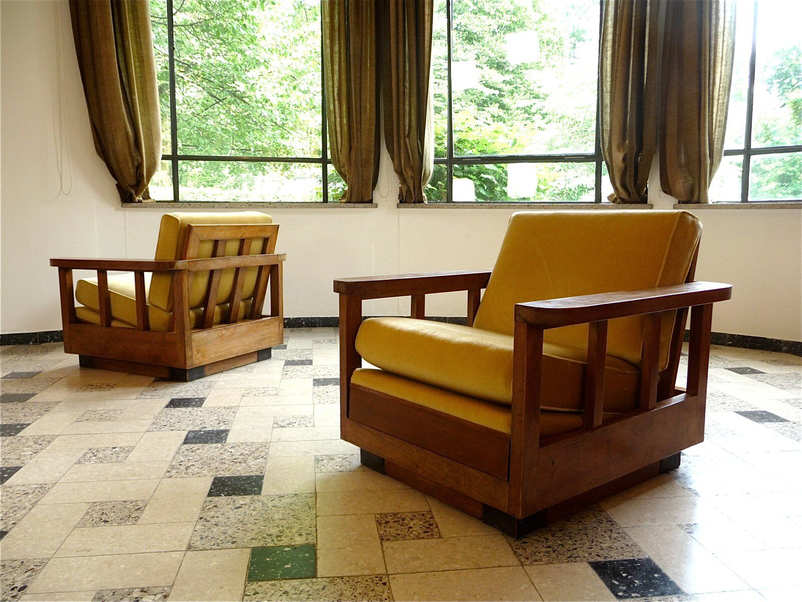 Antique Art Deco cubic-shaped armchairs in walnut and velvet, Germany, 1920s, set of 2