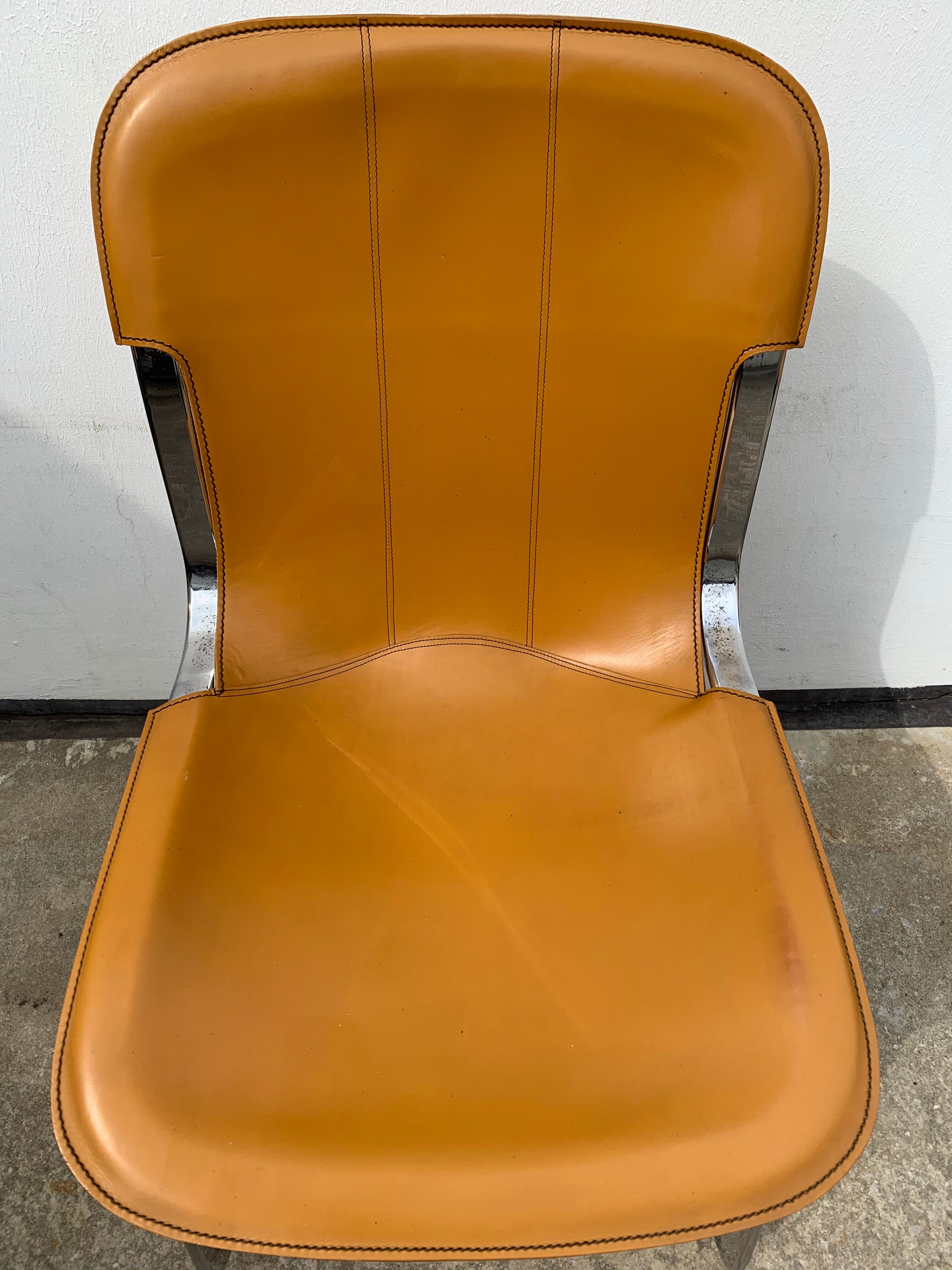 Lot 4 Italian chairs, Cidue camel leather and chrome 1970