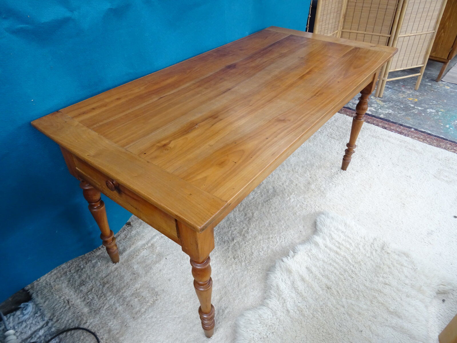 Table de ferme en bois fruitier