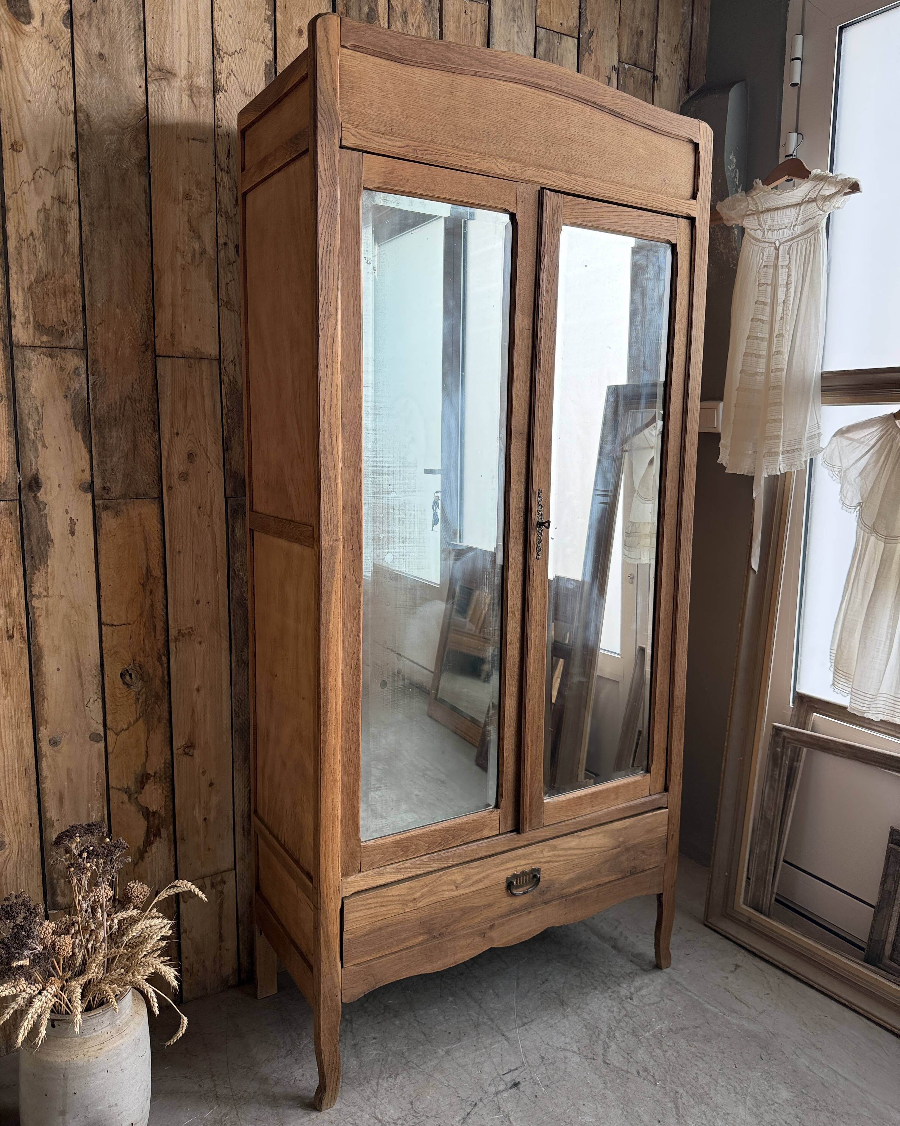 Parisian Art Deco oak wardrobe (renovated)