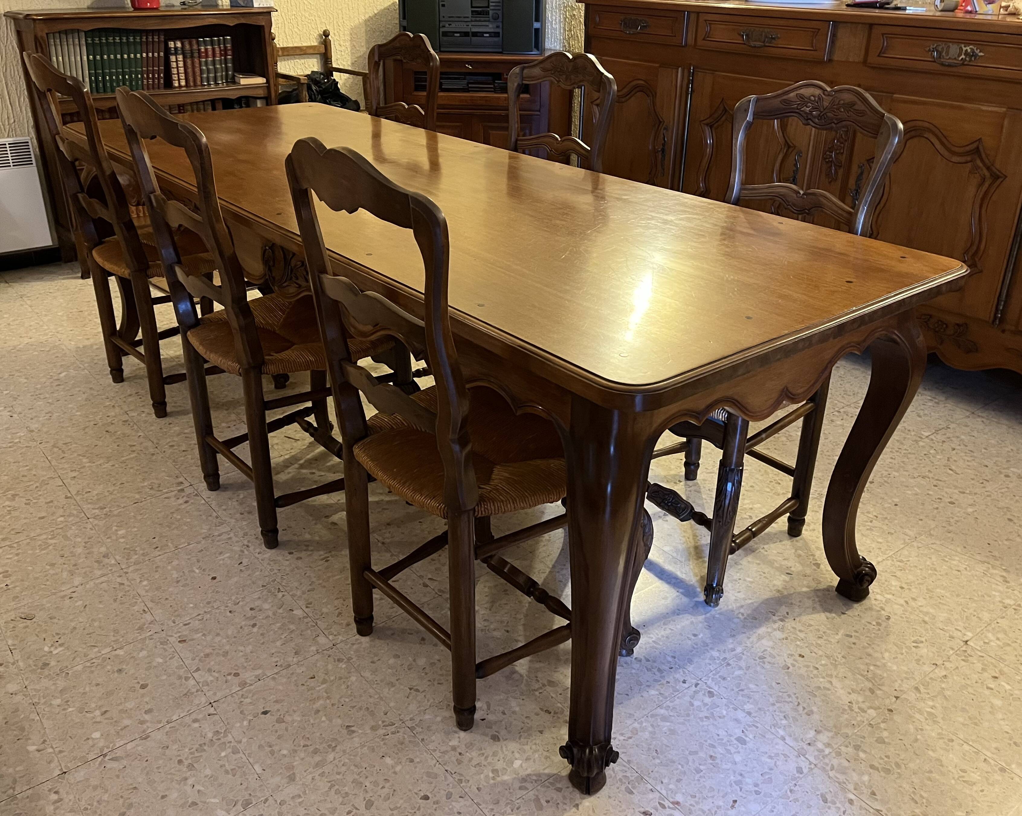 Dining room table and 6 chairs