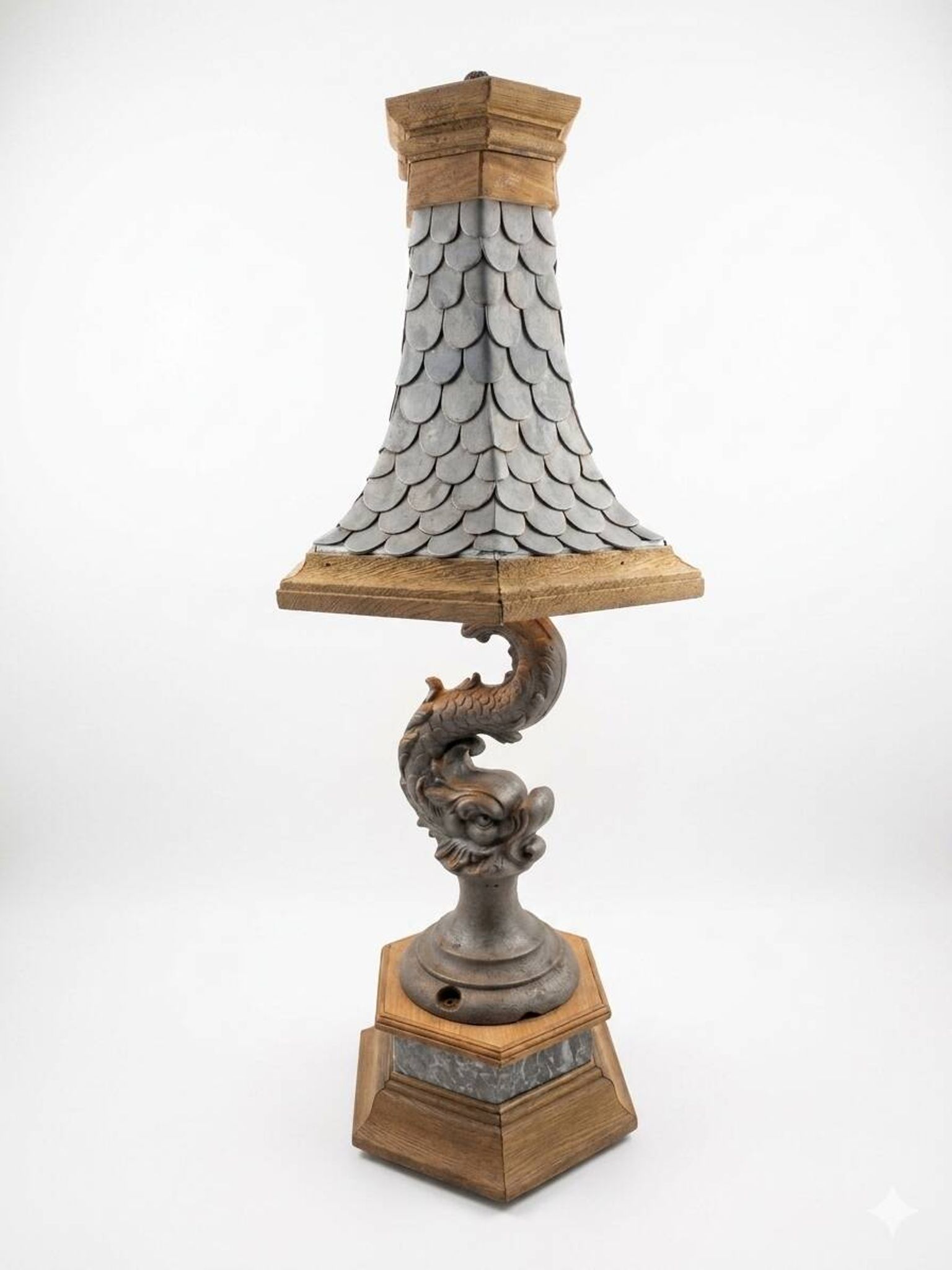 Monumental lamp with a dolphin in cast iron and lead scales - 110cm