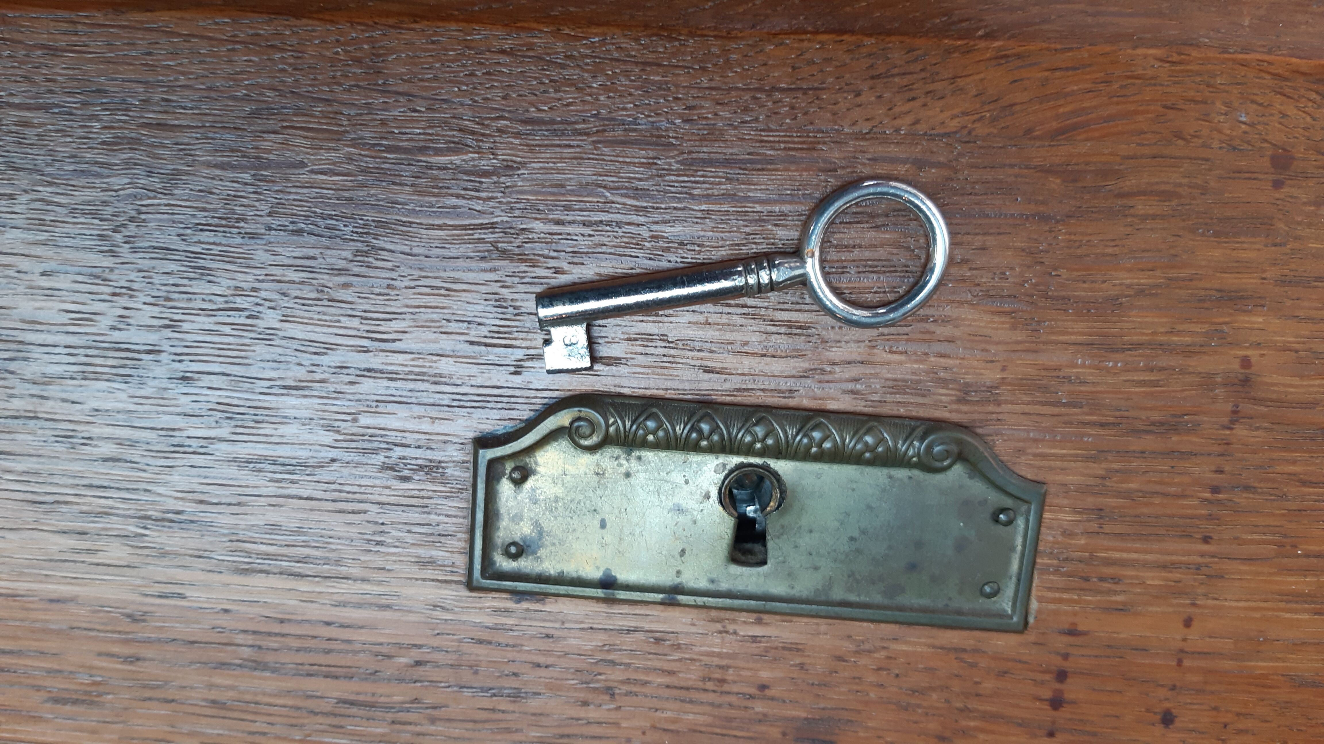 Oak chest of drawers and art deco marble.