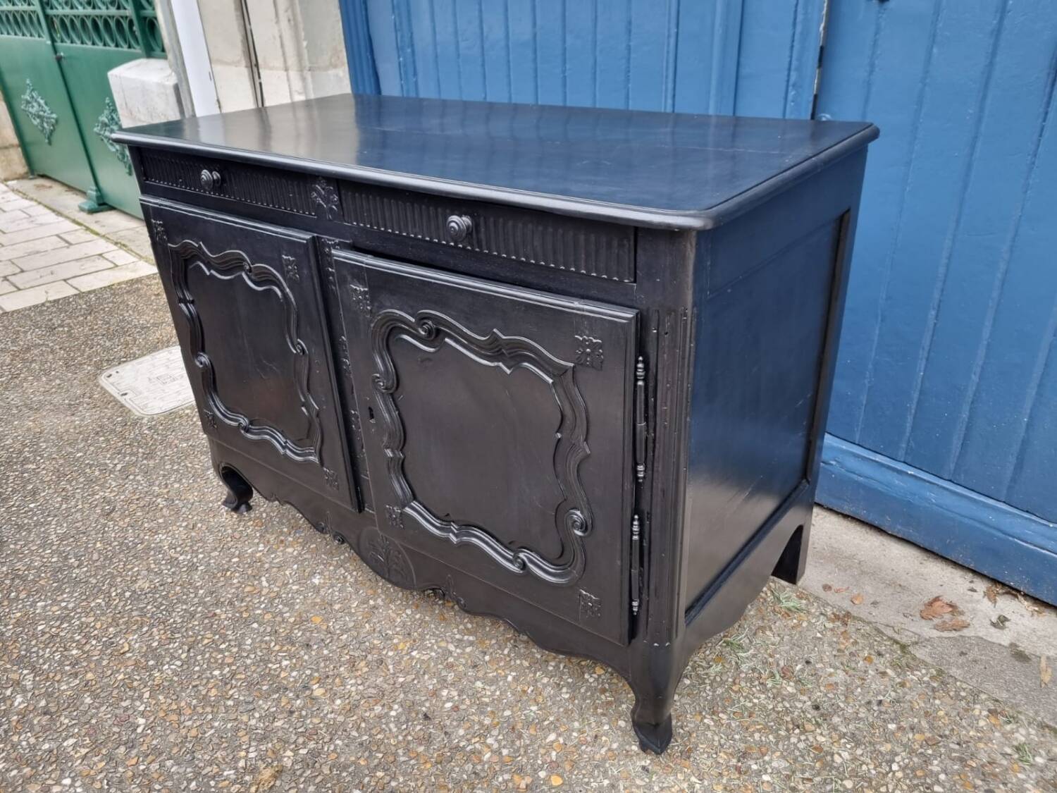 Black Louis XV low sideboard