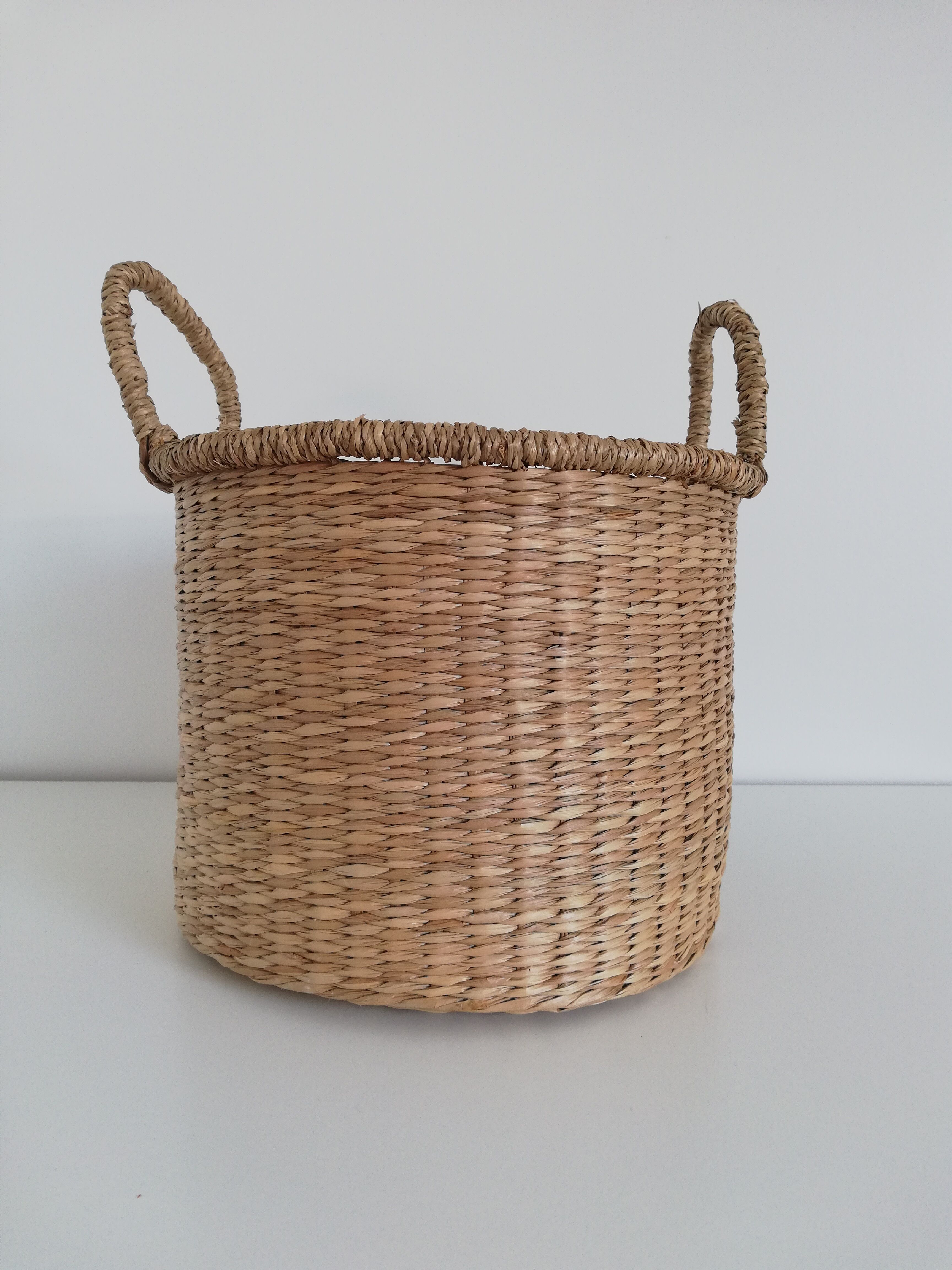 Wicker basket / basket