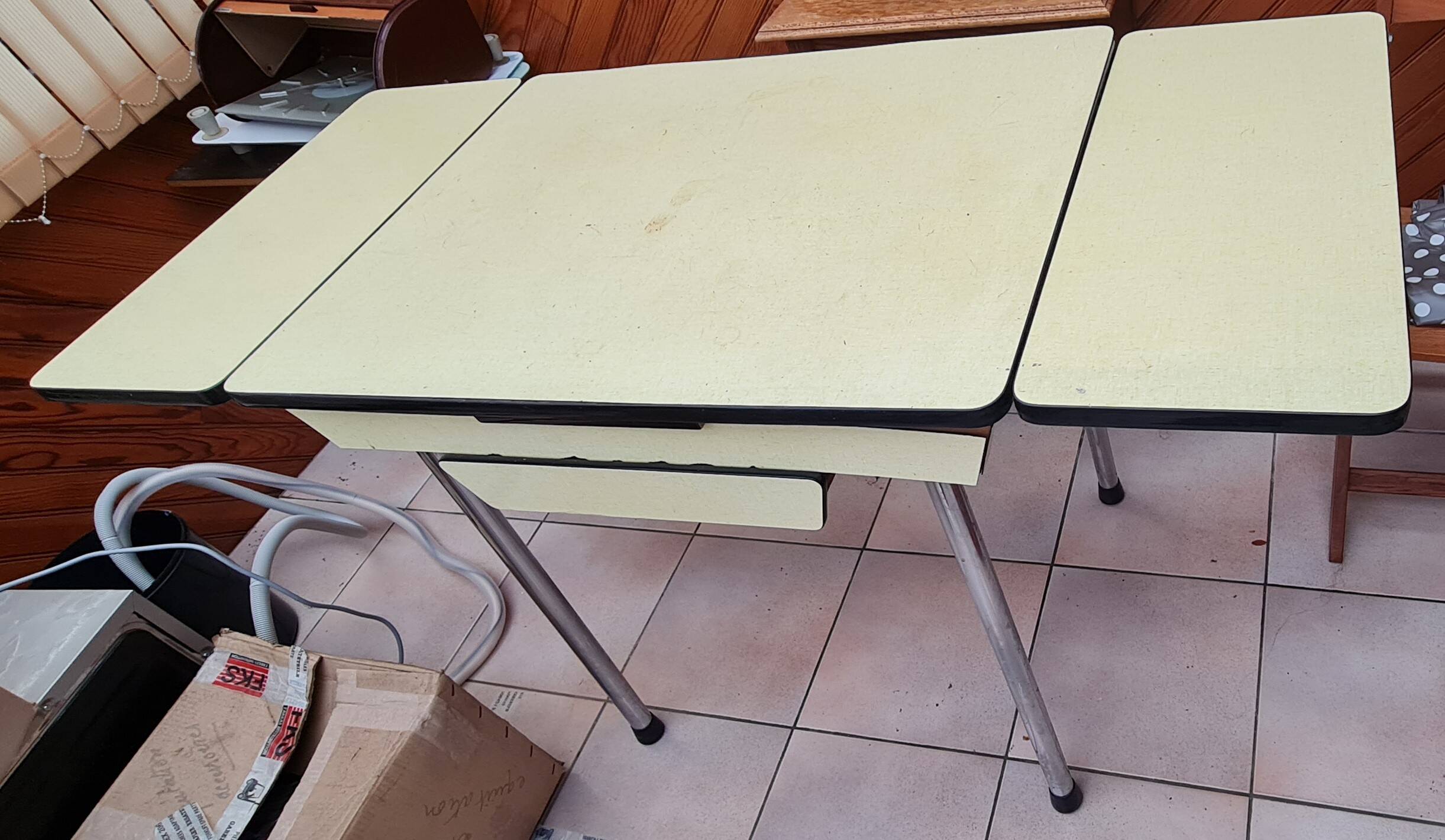 Table de cuisine et chaises