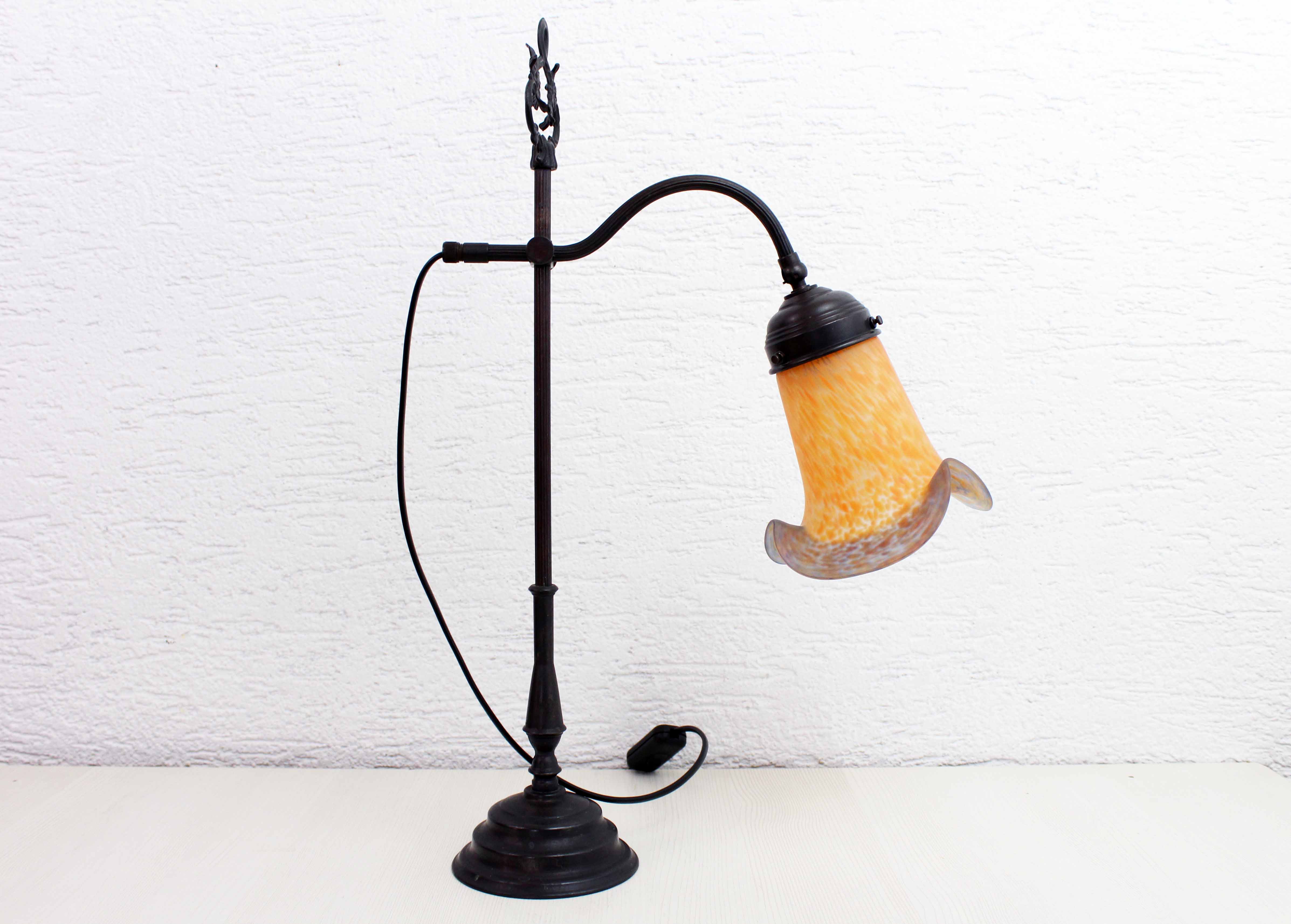 Gooseneck lamp with Vianne glass paste tulip