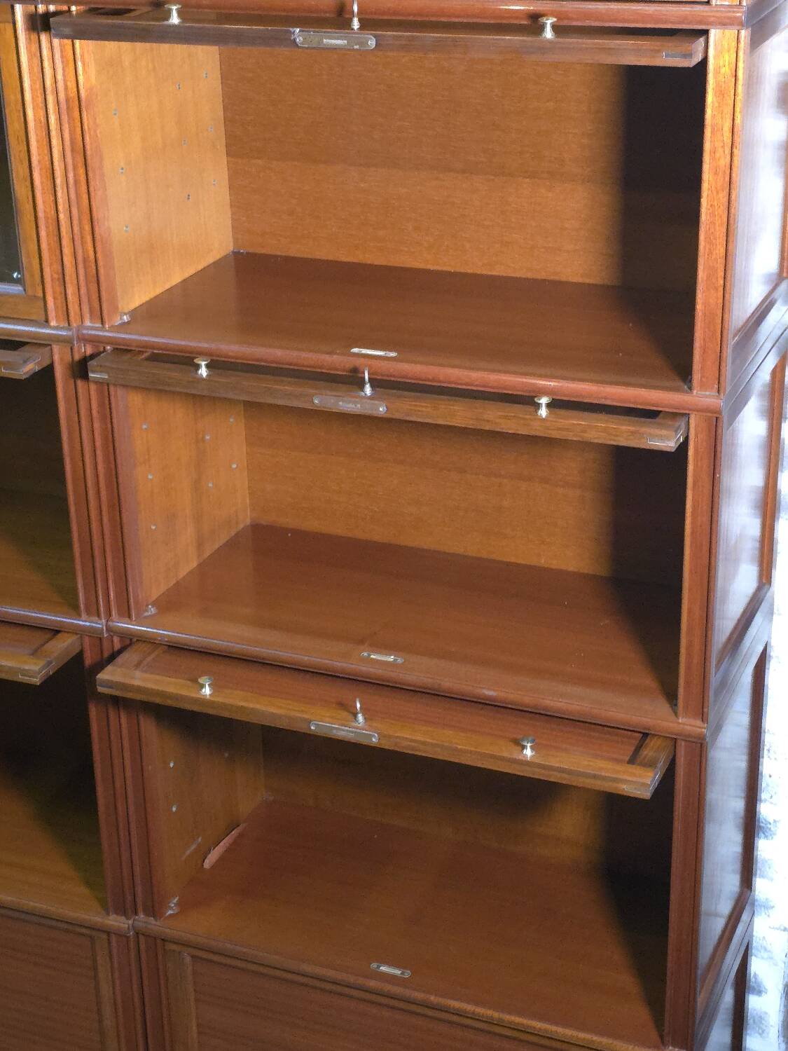 Modular vintage MD bookshelf in mahogany