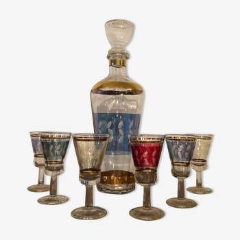 Carafe à liqueur et 6 verres assortis