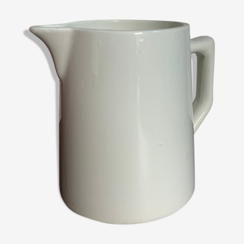 Pitcher in faience Digoin