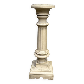 Colonne en bois sculpté