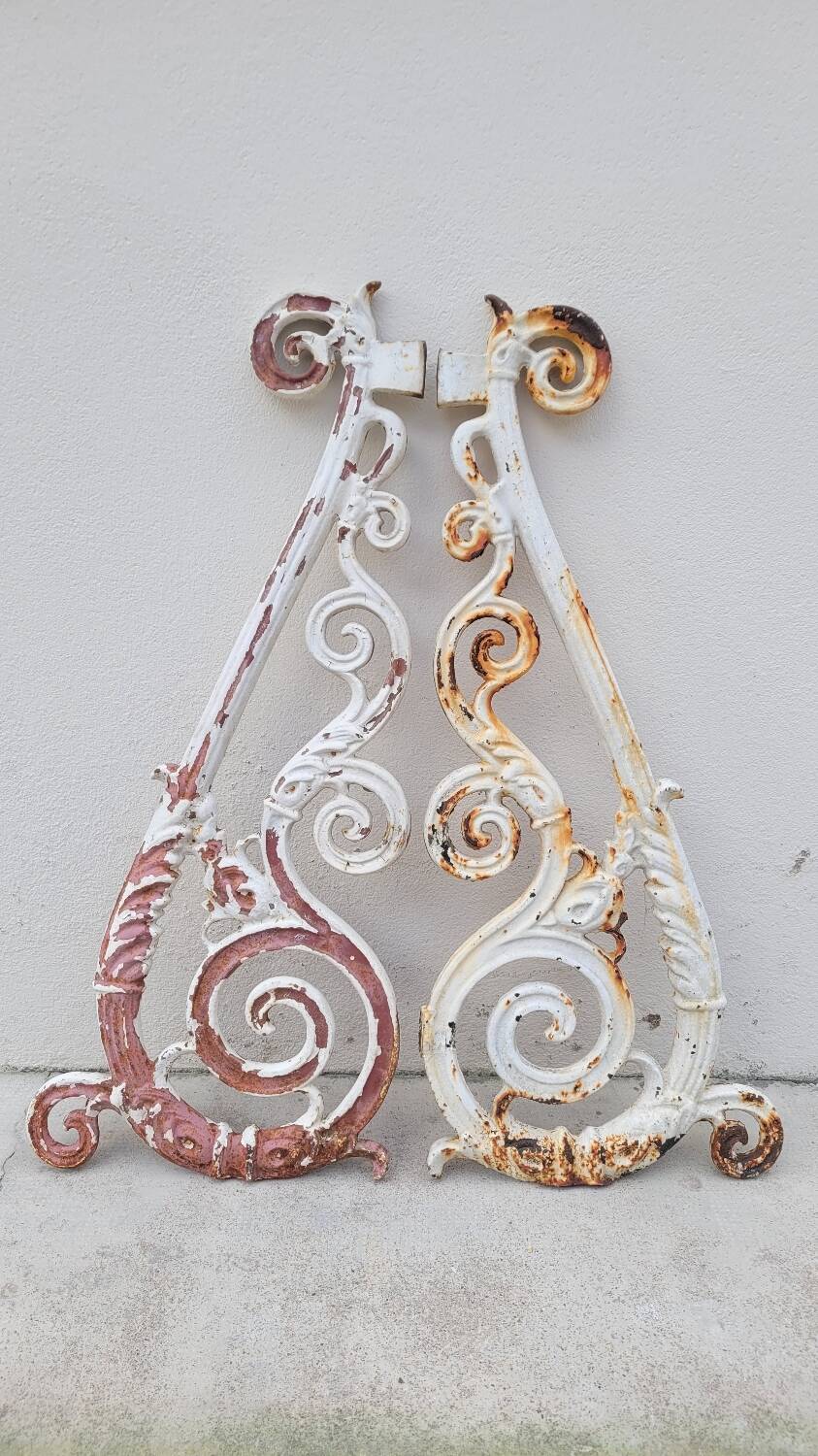 Hunting wheels gate jib bourgeois house in cast iron 19th