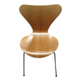Series 7 chair by Arne Jacobsen for Fritz Hansen