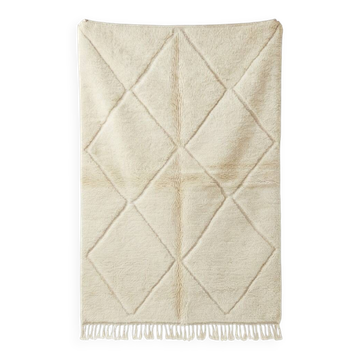 Tapis berbère à losanges blancs