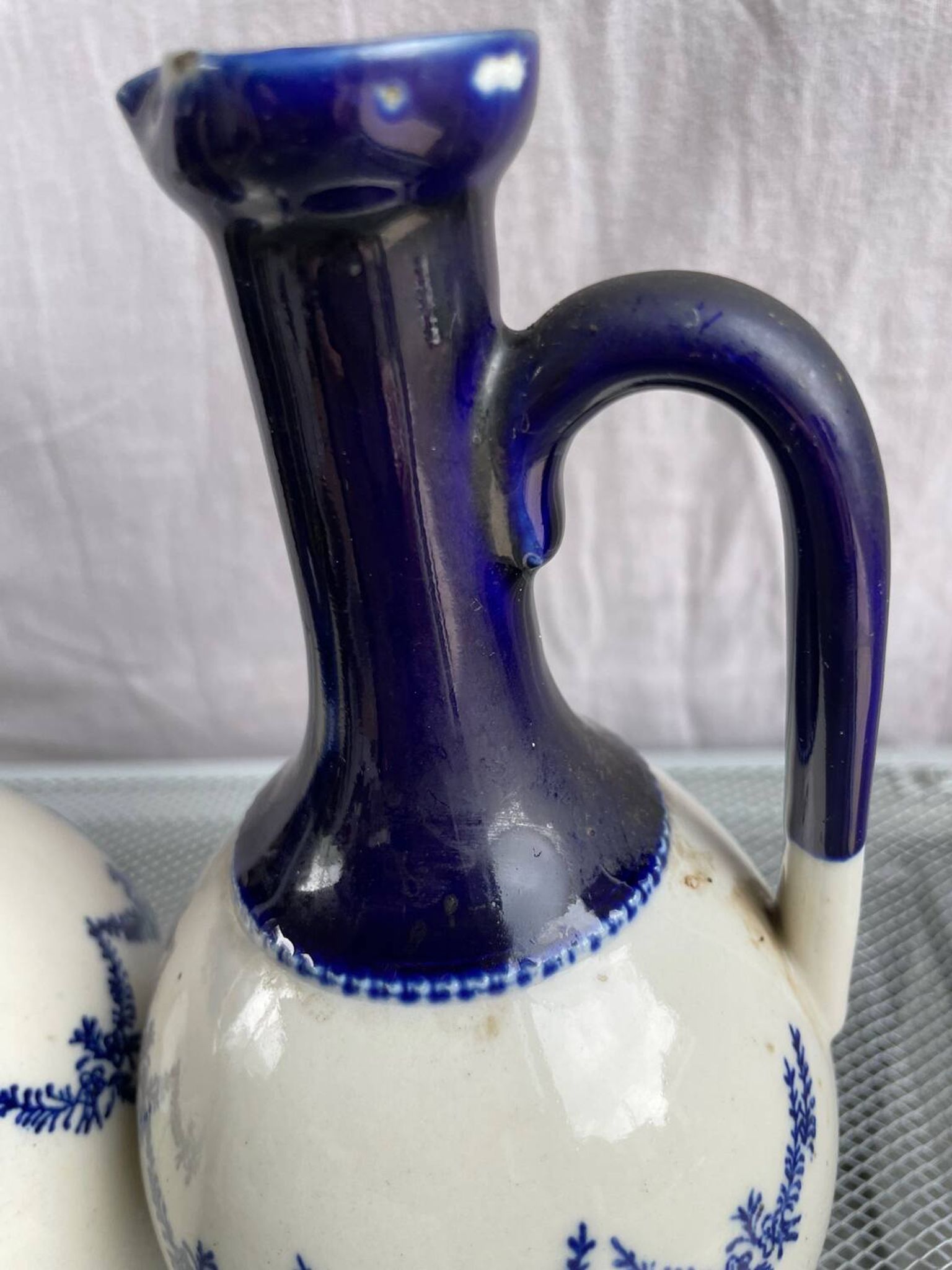 2 st Uzes tarre steel ewers