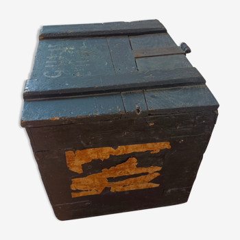 Vintage wooden travel crate