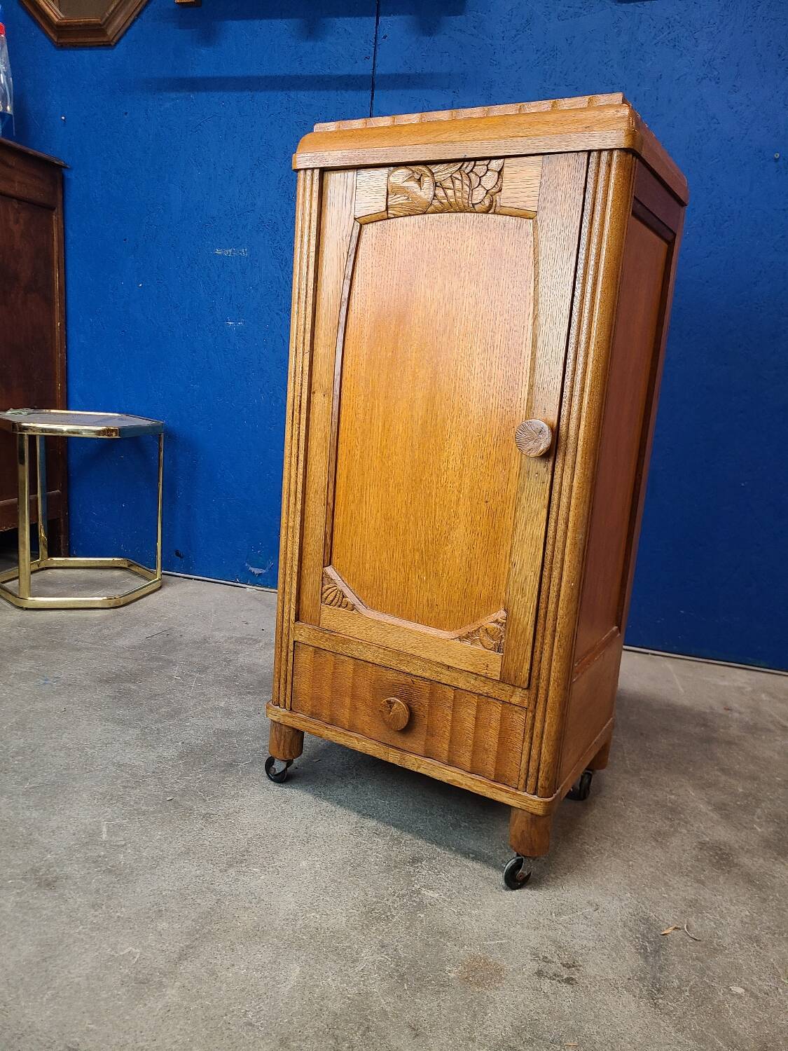 Art Deco serving trolley, cupboard on wheels in light wood.