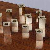 Groupe de bougeoirs en laiton massif cubiques par Gusum Metallslöjden, Suède