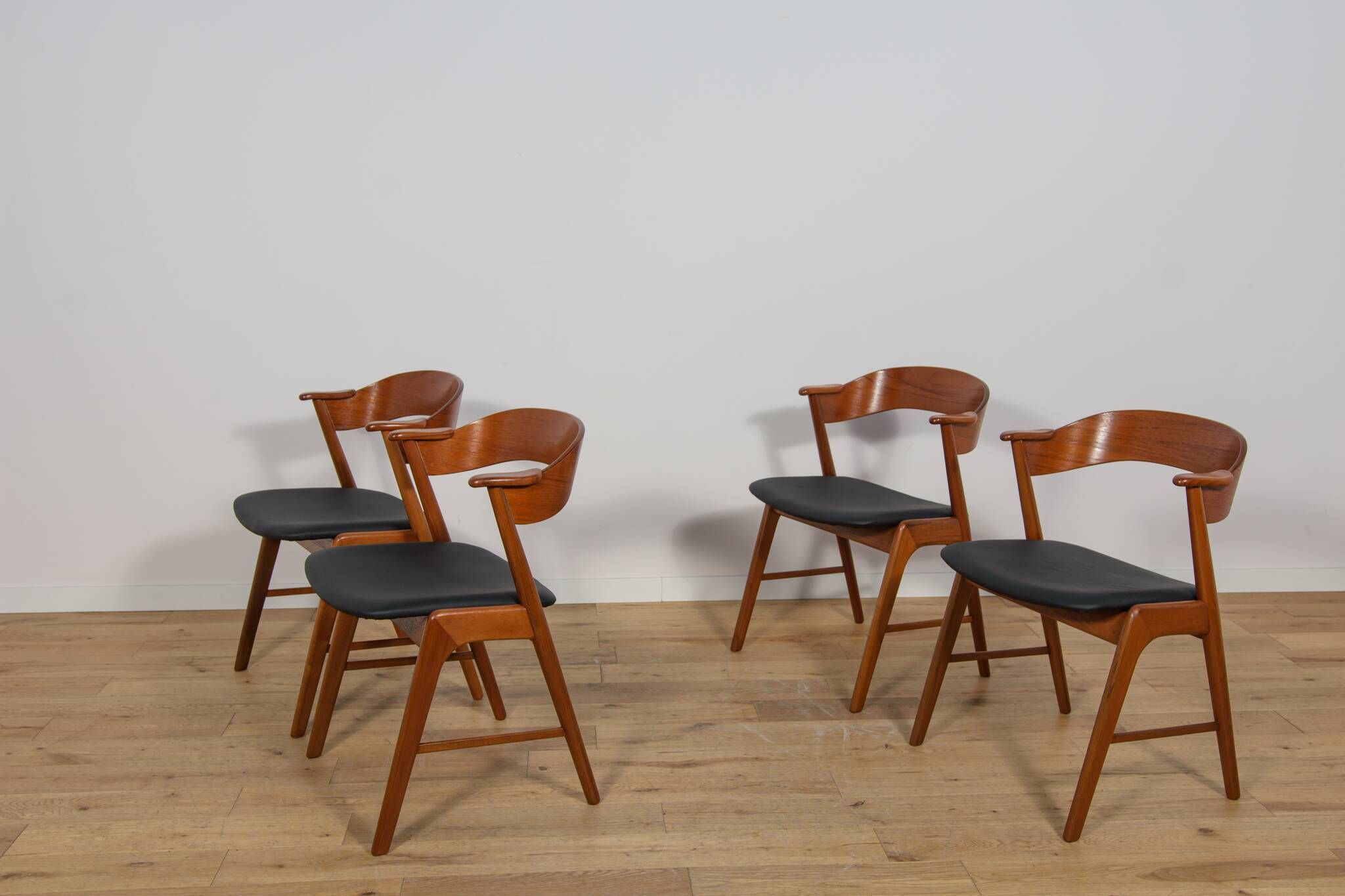 Chaises en teck danoises du milieu du siècle de Korup Stolefabrik, Danemark, 1960.