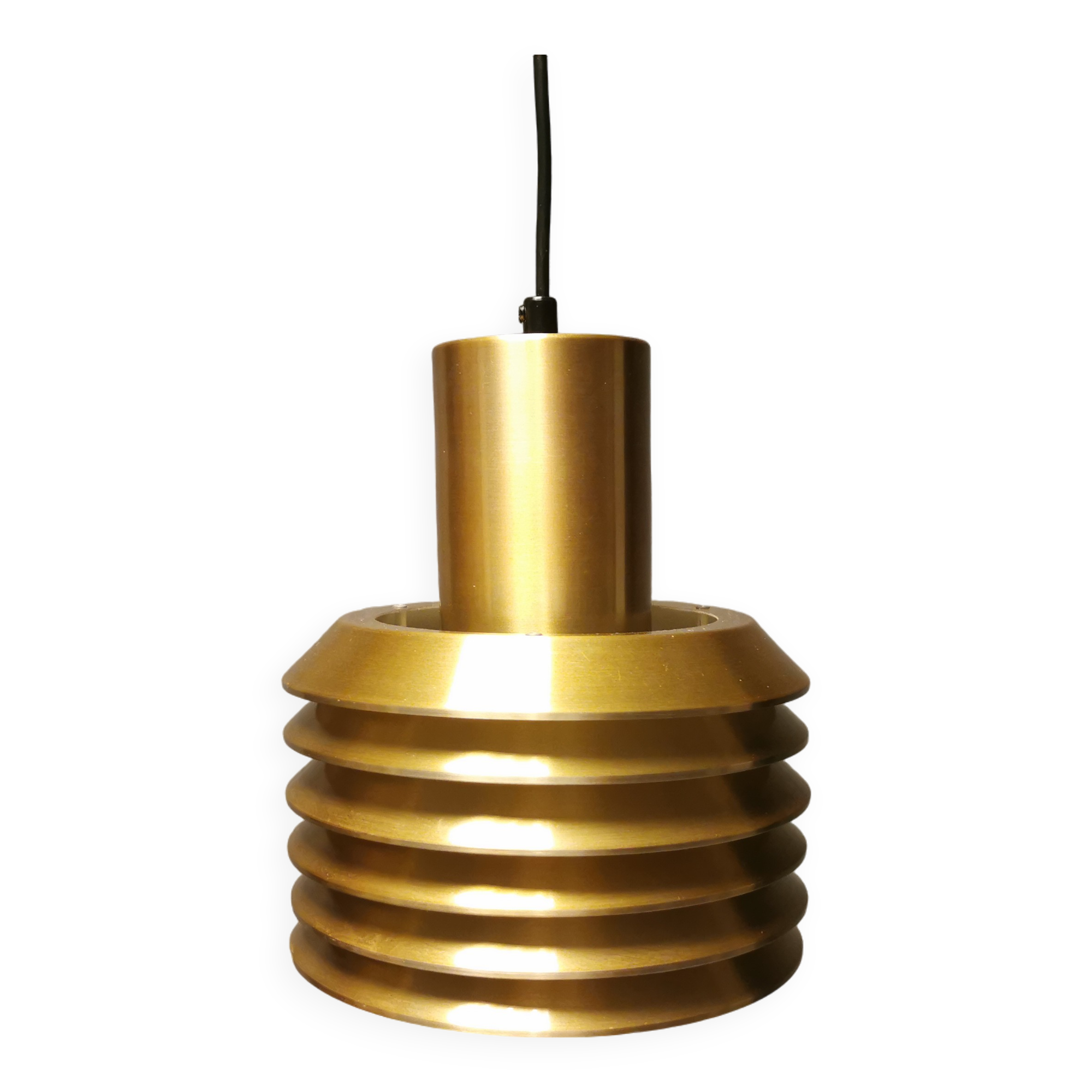 Hanging lamp in gold-colored aluminum with many layers of shades.