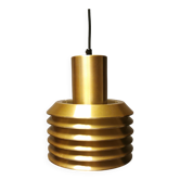 Lampe suspendue en aluminium couleur or avec plusieurs couches d'abat-jour.