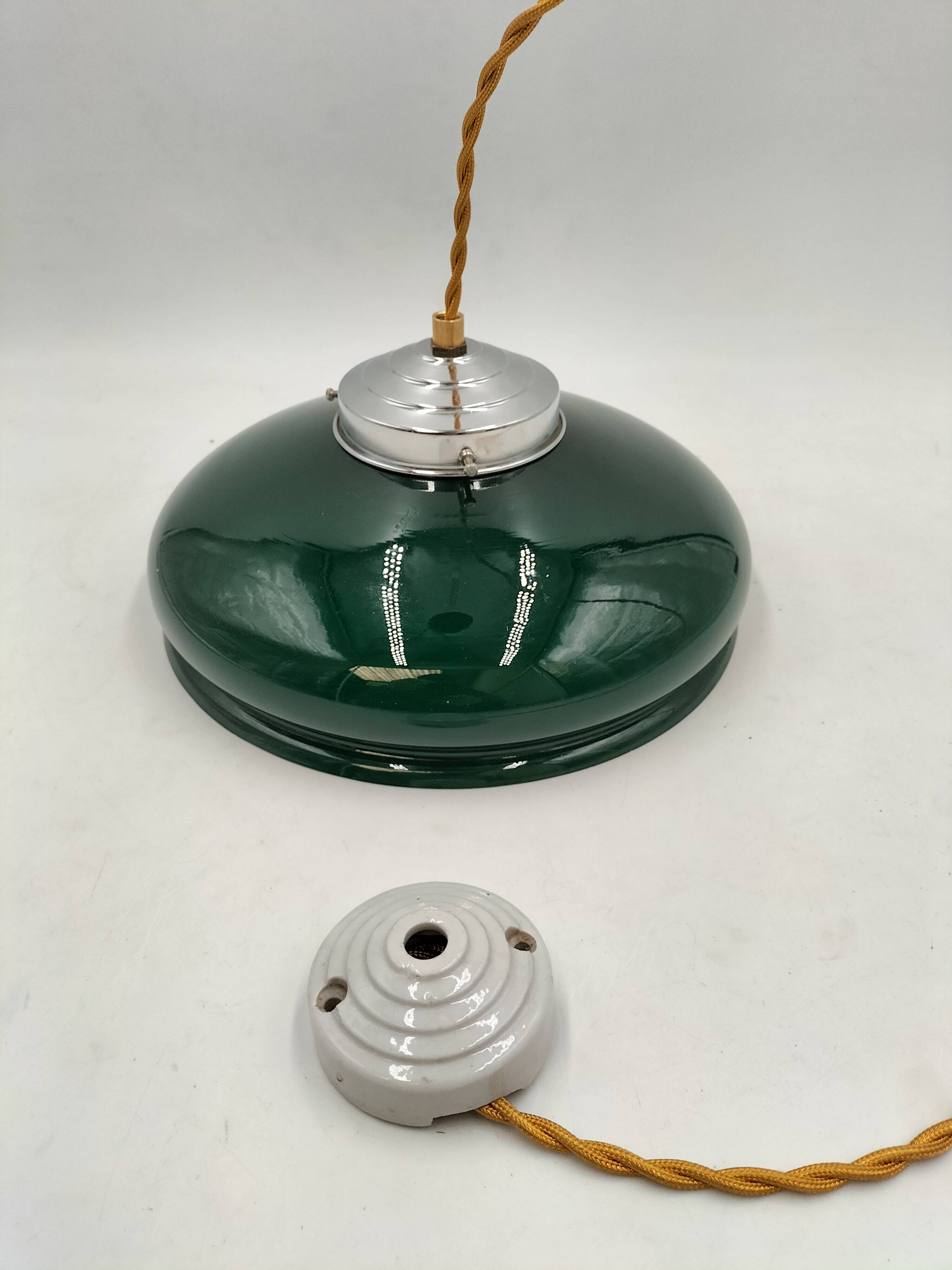 Green opaline suspension