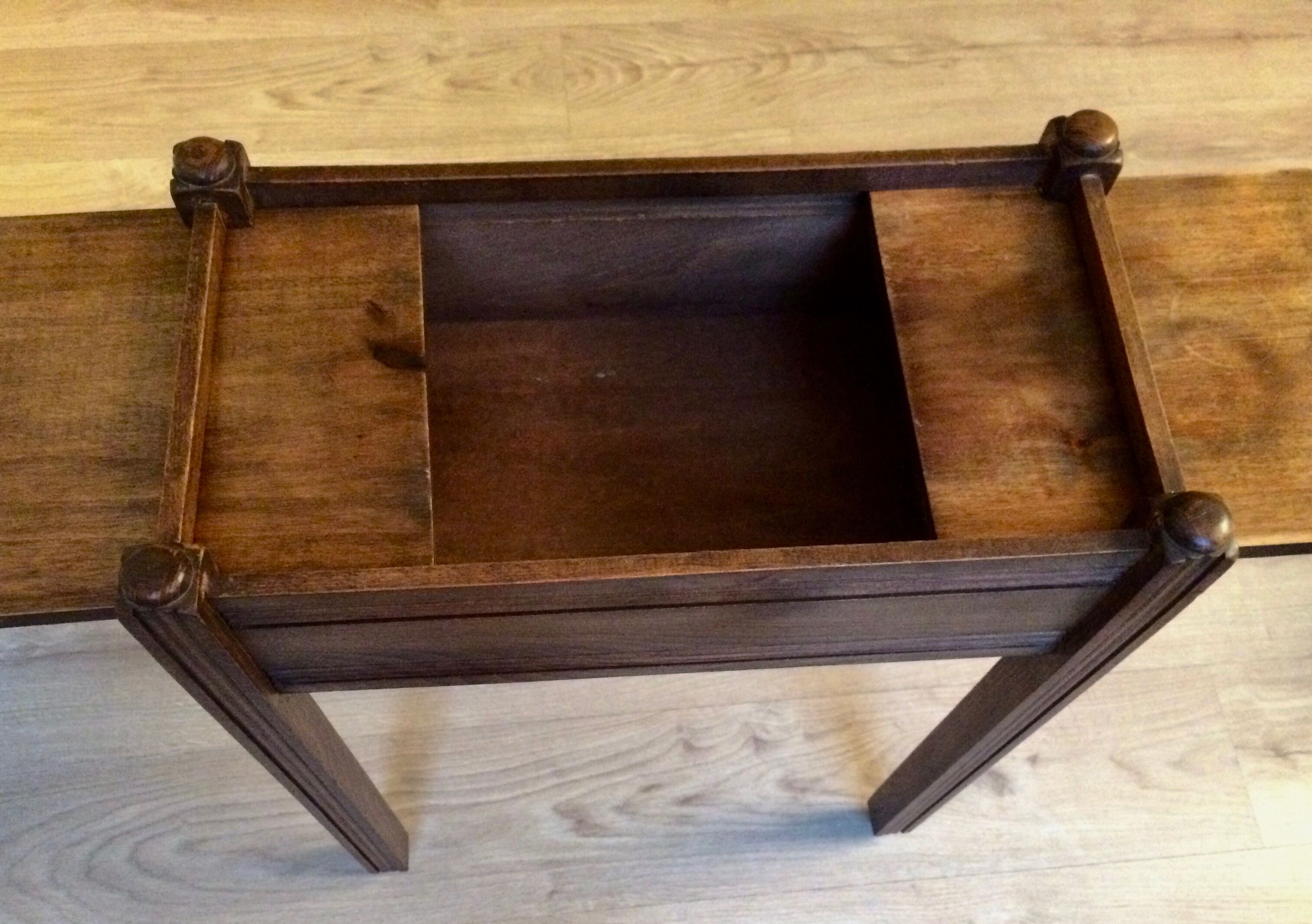 Dash side table