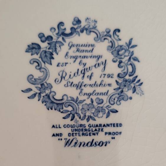 Plat vintage en faïence anglaise Ridgway, modèle "windsor" bleu