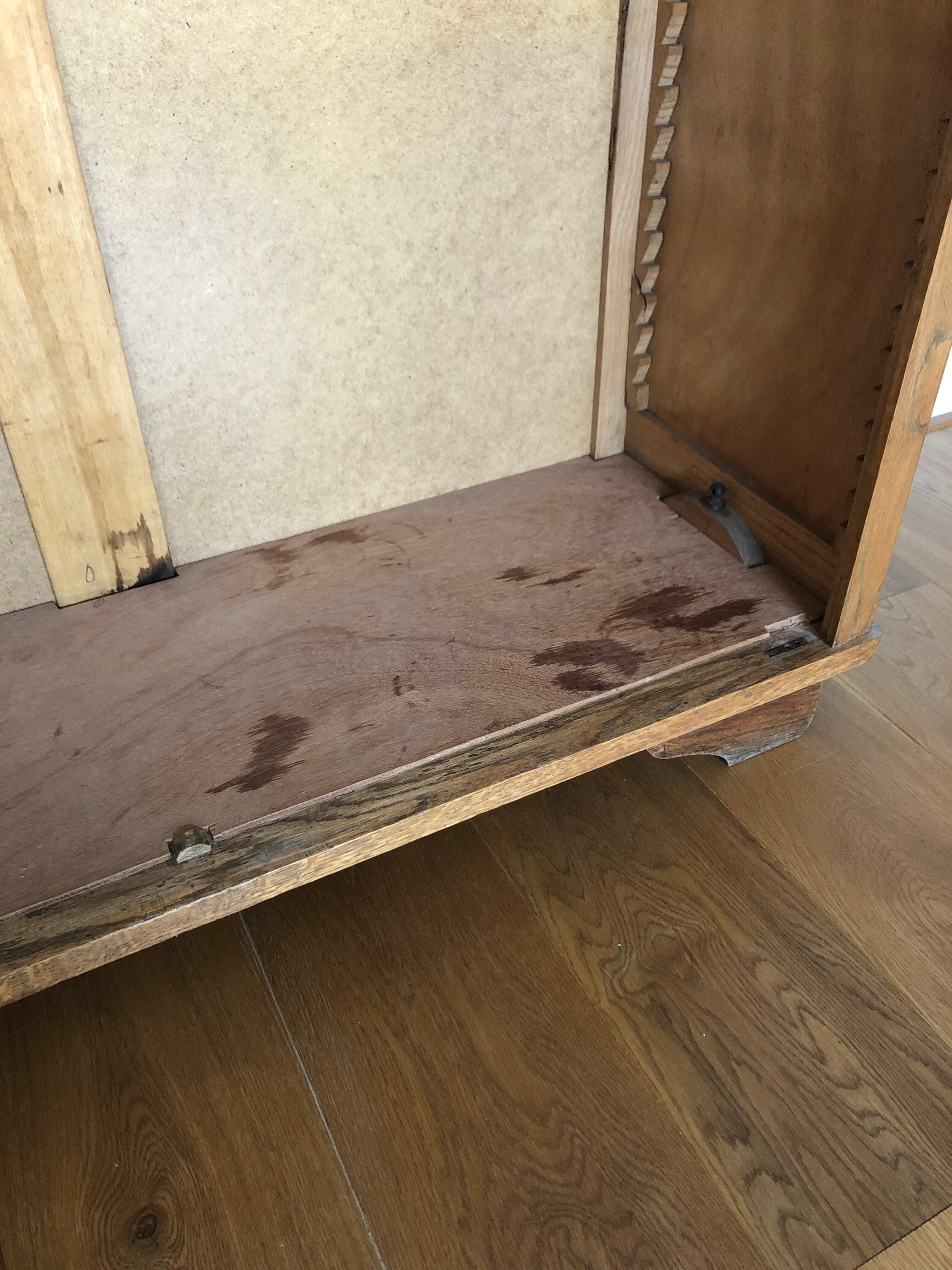 Glass cabinet