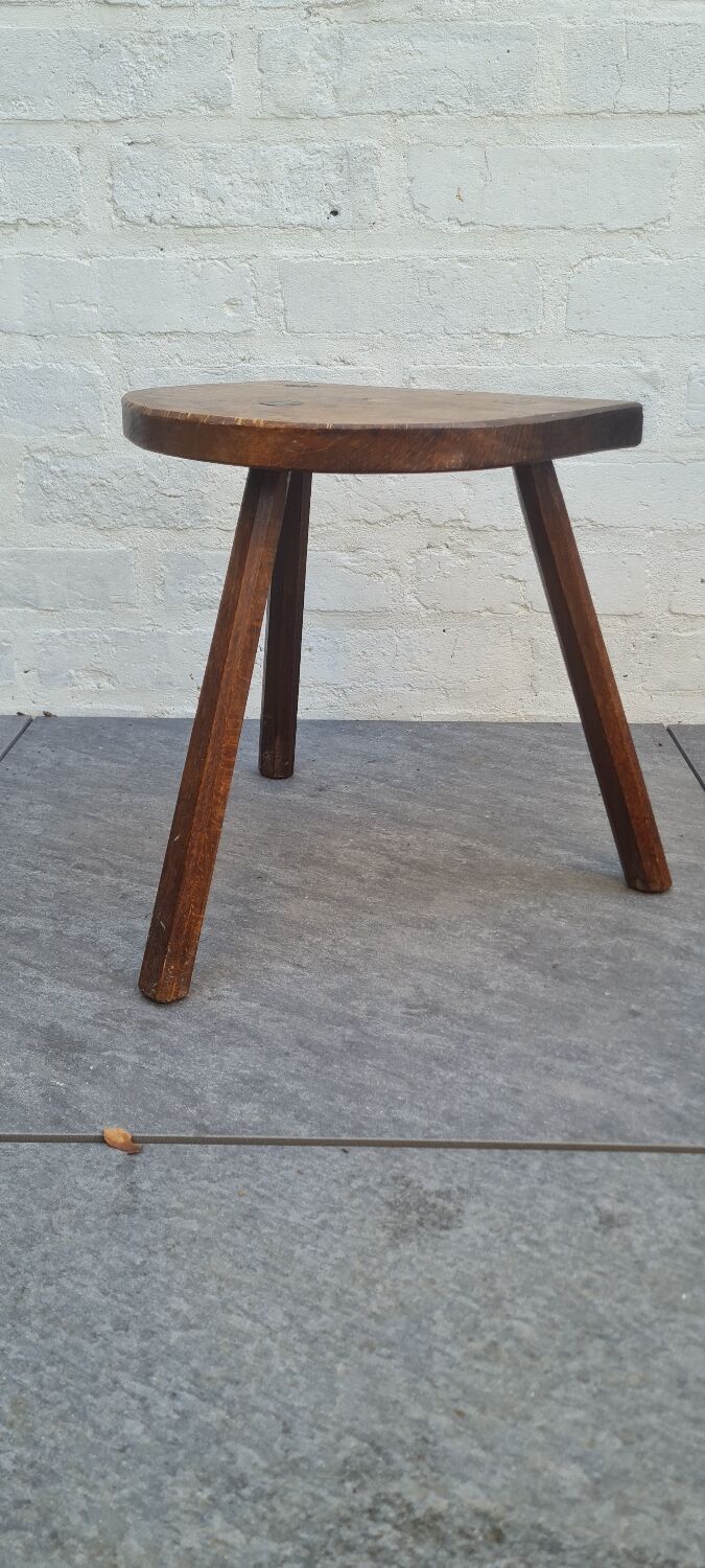 Tripod stool