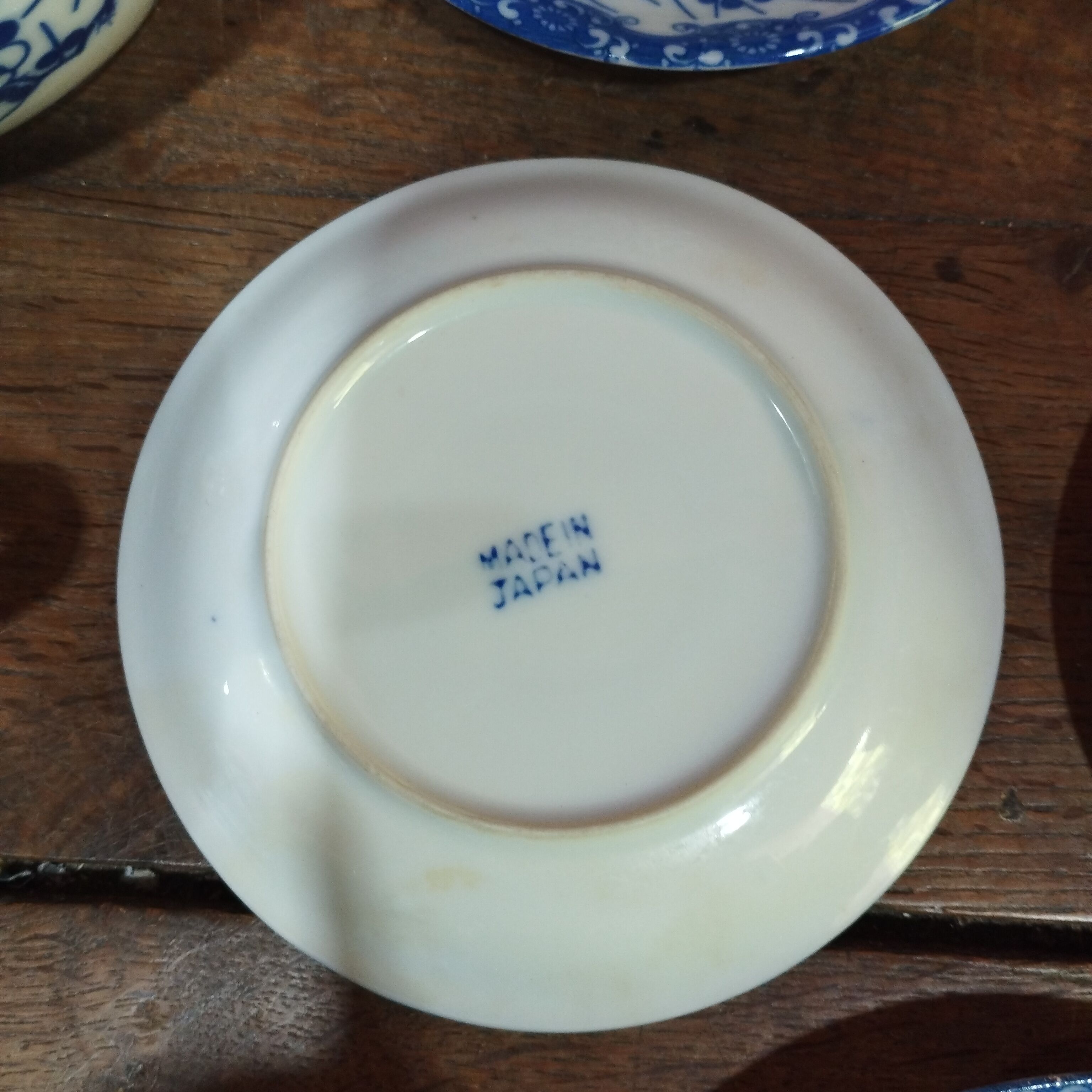 Japanese tea set consisting of 16 pieces in blue porcelain - floral motif