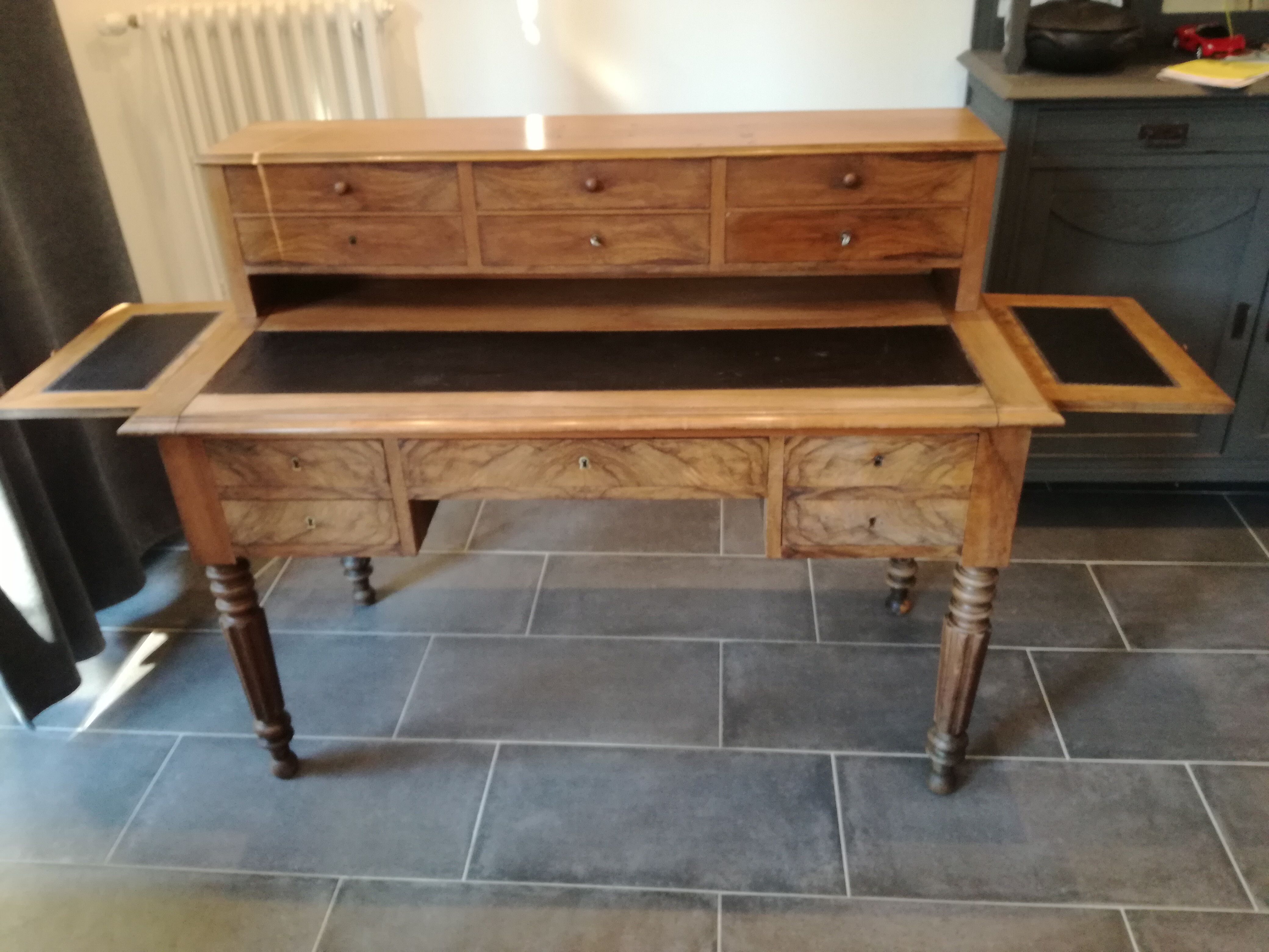 Louis Philippe 19th-century walnut desk Louis Philippe
