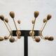 Porte-manteau vintage en métal bois et laiton