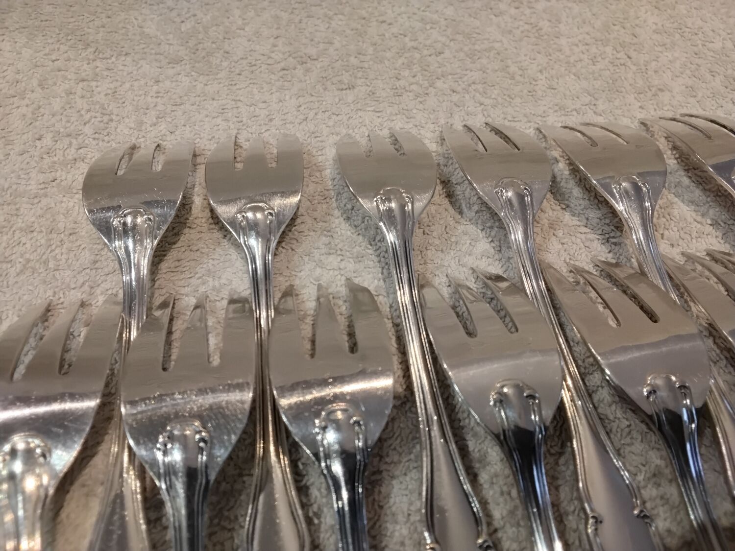 12 silver-plated metal cake forks by Ercuis Valencay silversmiths