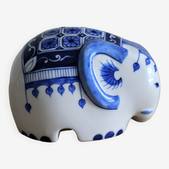 Elephant piggy bank to break in Thai ceramic