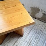Table carrée moderniste en pin massif, années 50