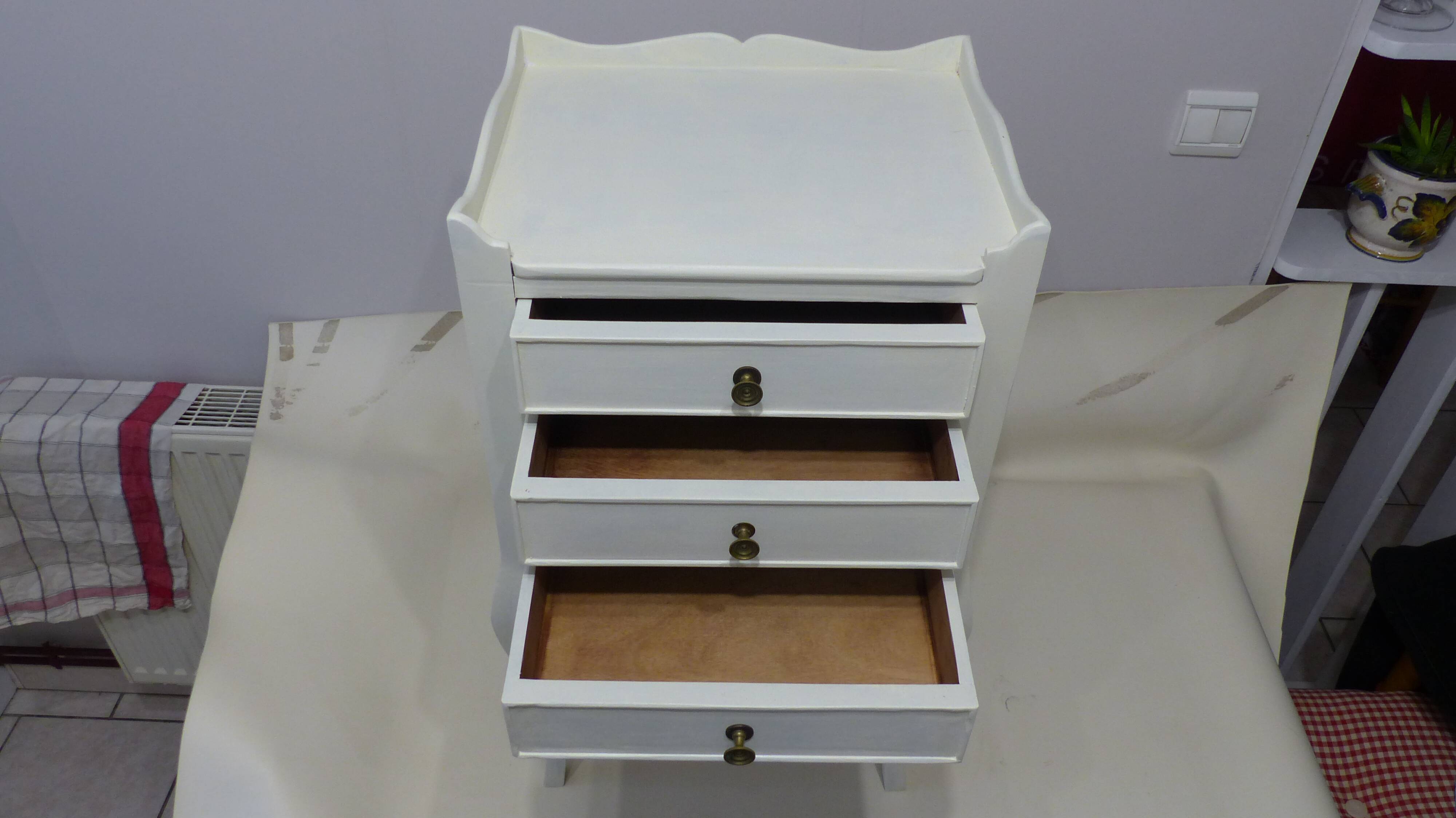 Side table / bedside table