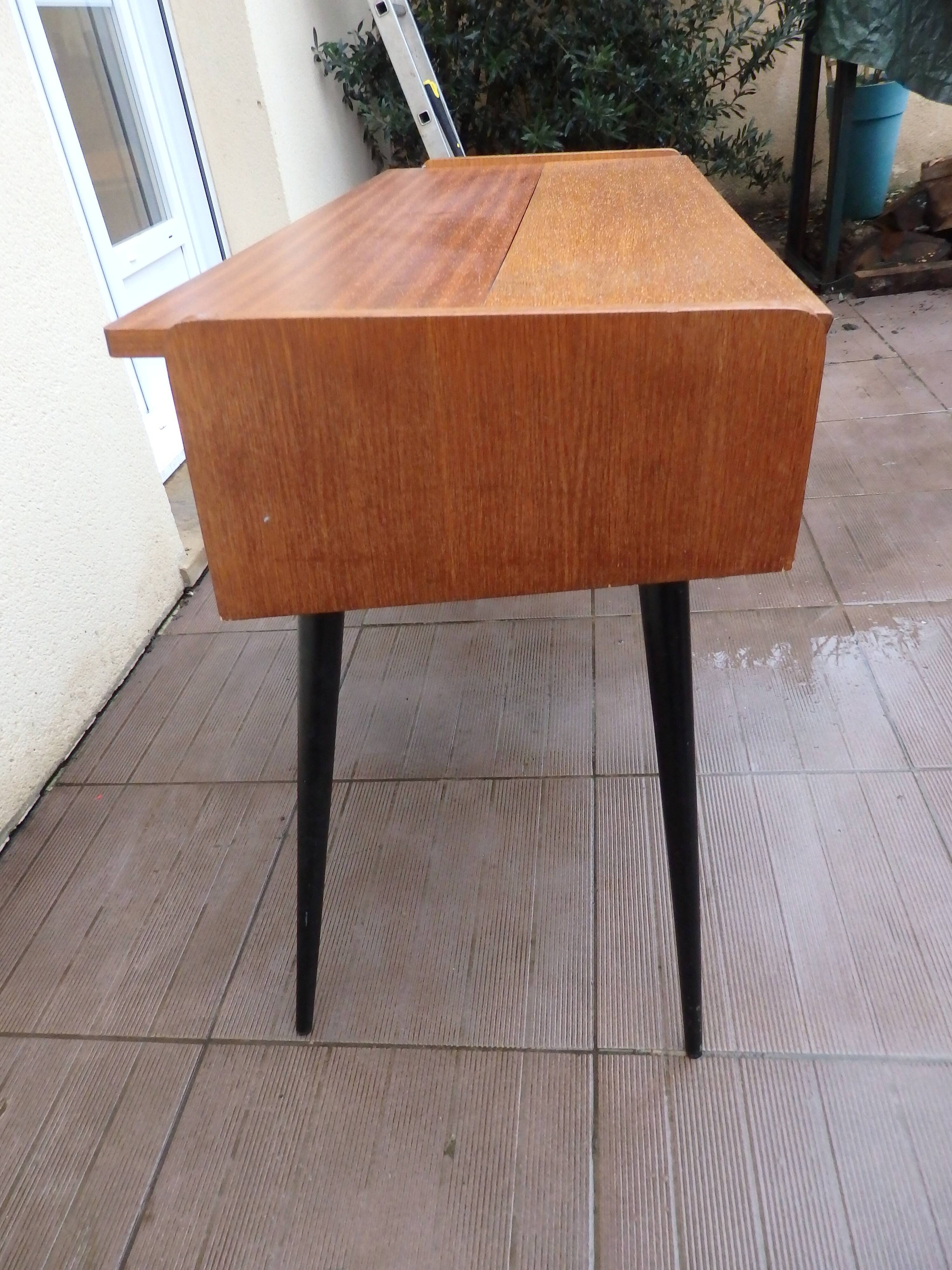 Tricoteuse scandinave pieds compas console vintage