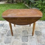 Round table with flaps