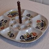 Very nice serving dish for crudités/appetisers in ceramic in very good condition.