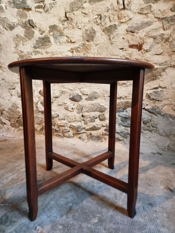 Ensemble de tables gigognes vintage en chêne, table basse ronde des années 1960 avec deux tables d'appoint intégrées